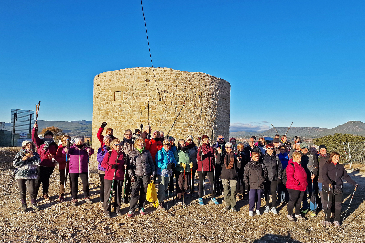Divendres 15 de desembre de 2023- Persones participants en la caminada fora vila al Gorg de les Escaletes, dins de la 2a ediciÃ³ de l'Escola de Salut de SÃºria (foto: Centre Excursionista de SÃºria).