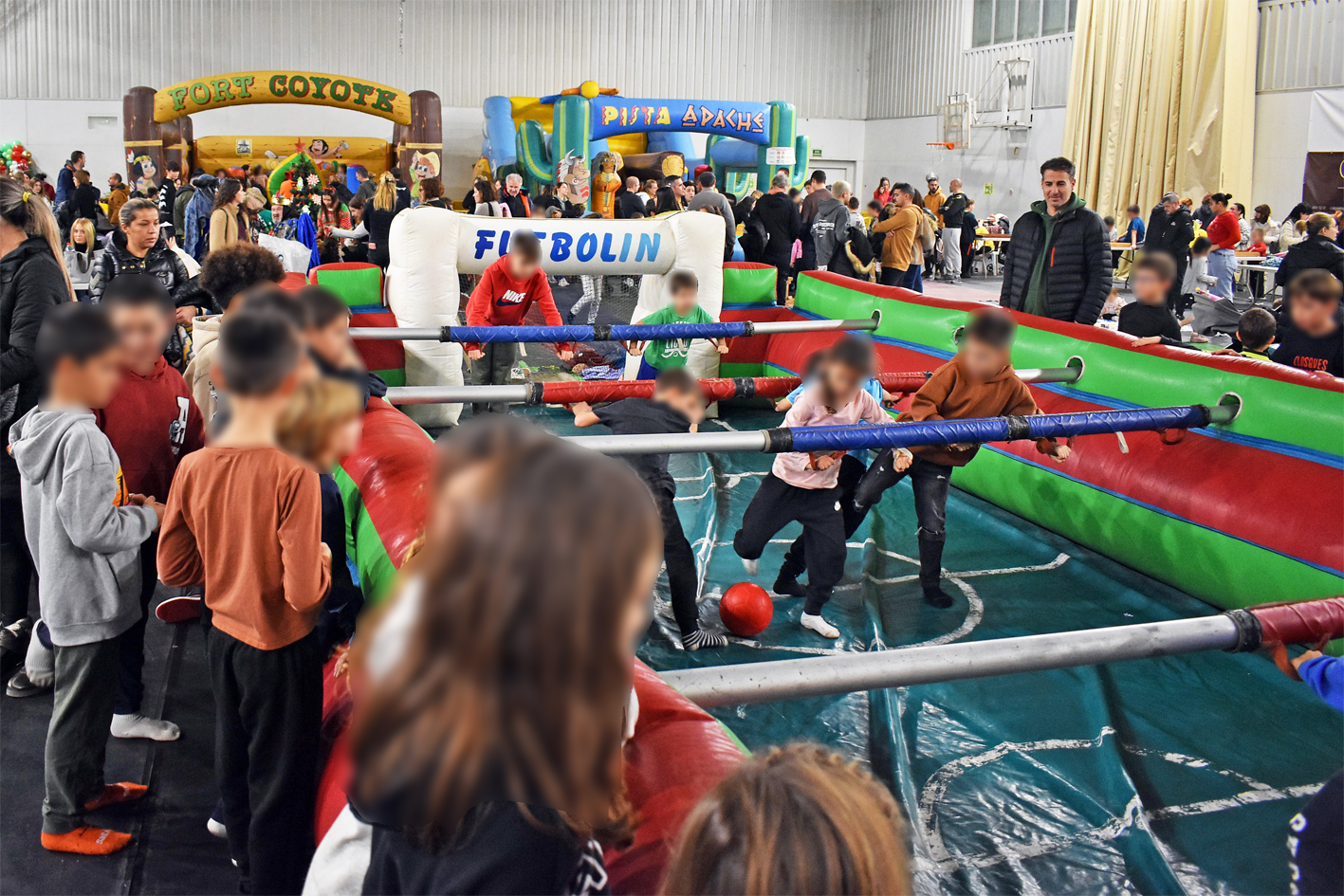 Activitat del Parc de Nadal de S&uacute;ria, al Pavell&oacute; Municipal d'Esports.