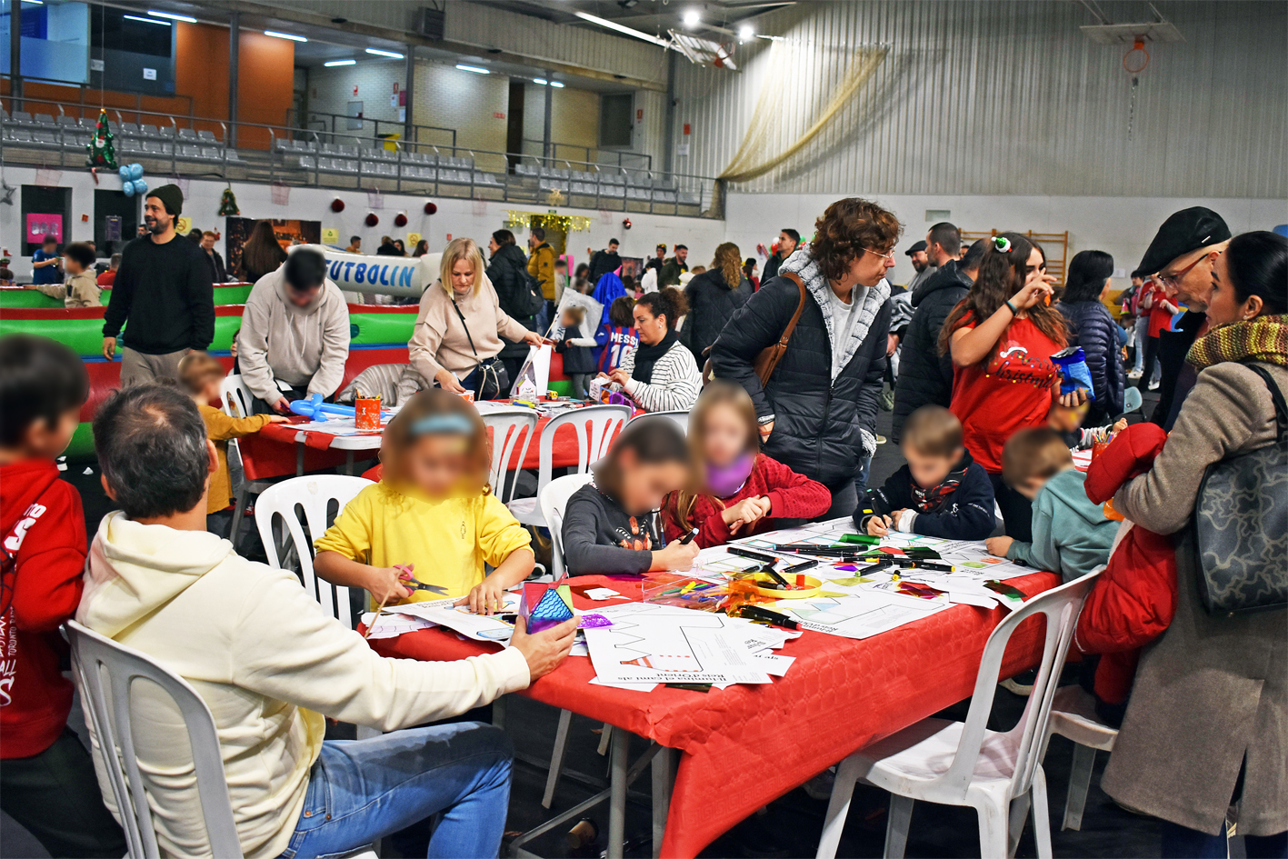 Activitat del Parc de Nadal de S&uacute;ria, al Pavell&oacute; Municipal d'Esports.