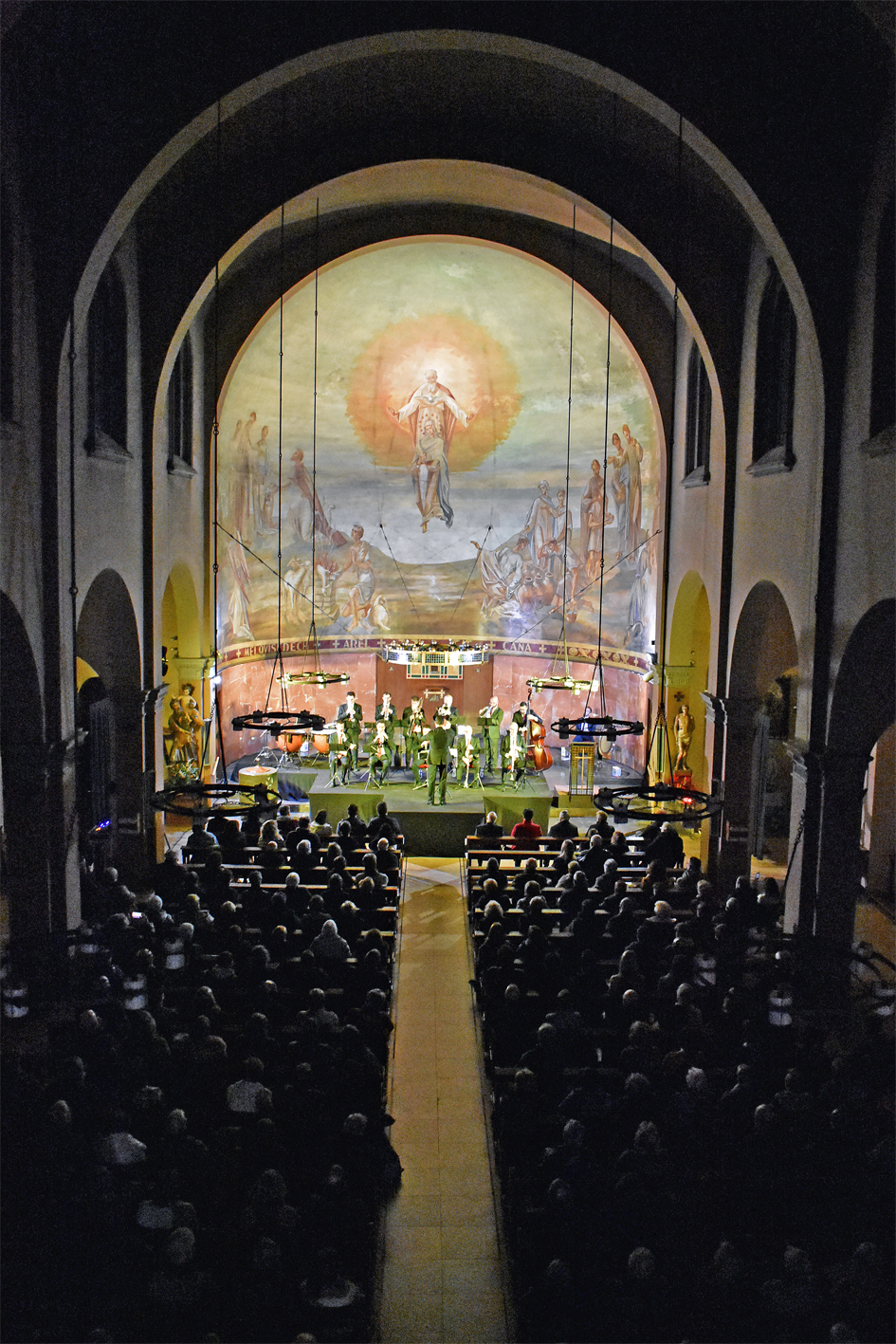 Imatge del concert de la Cobla Sant Jordi a lâ€™EsglÃ©sia Parroquial de Sant CristÃ²fol, dins del programa de la Festa de Sant SebastiÃ .