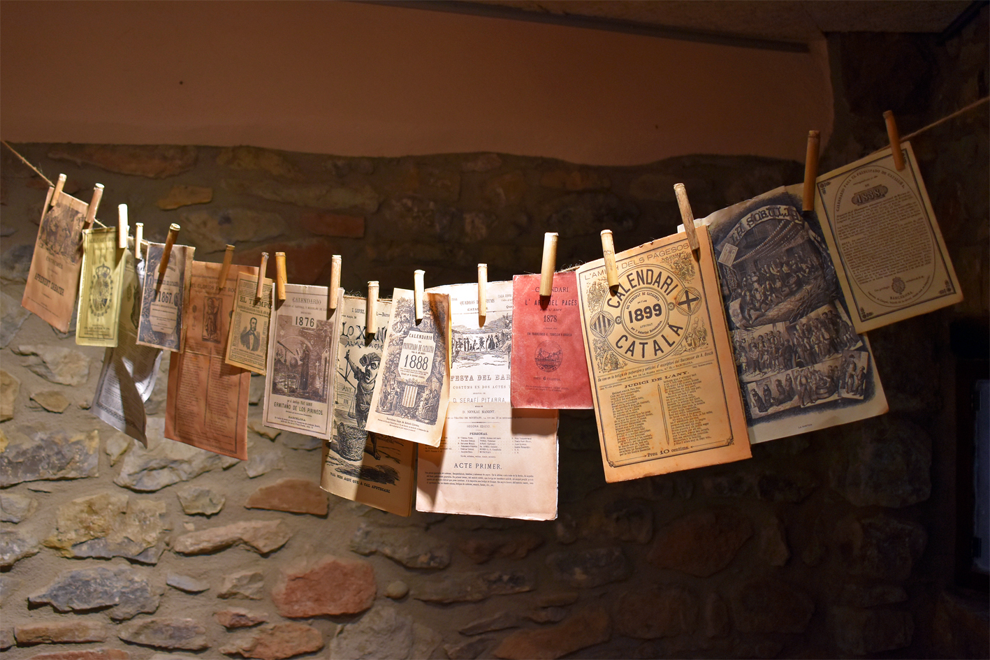 El món dels calendaris i almanacs tradicionals protagonitza l'exposició 'Per no perdre el temps' a Cal Balaguer del Porxo 