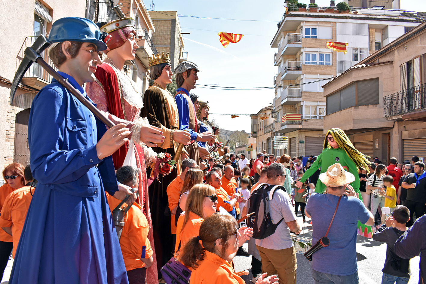 Ambient de la 14a Trobada Gegantera de la Fira de Rams de Súria, al centre urbà de la vila.