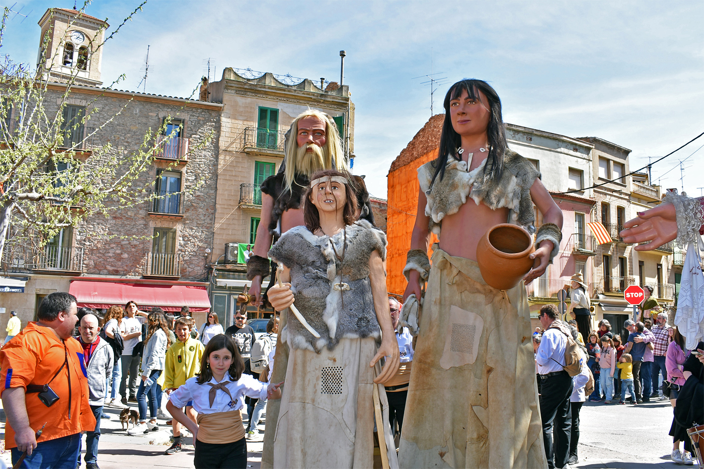 La colla de Moià, durant la cercavila de la 14a Trobada Gegantera de la Fira de Rams de Súria.
