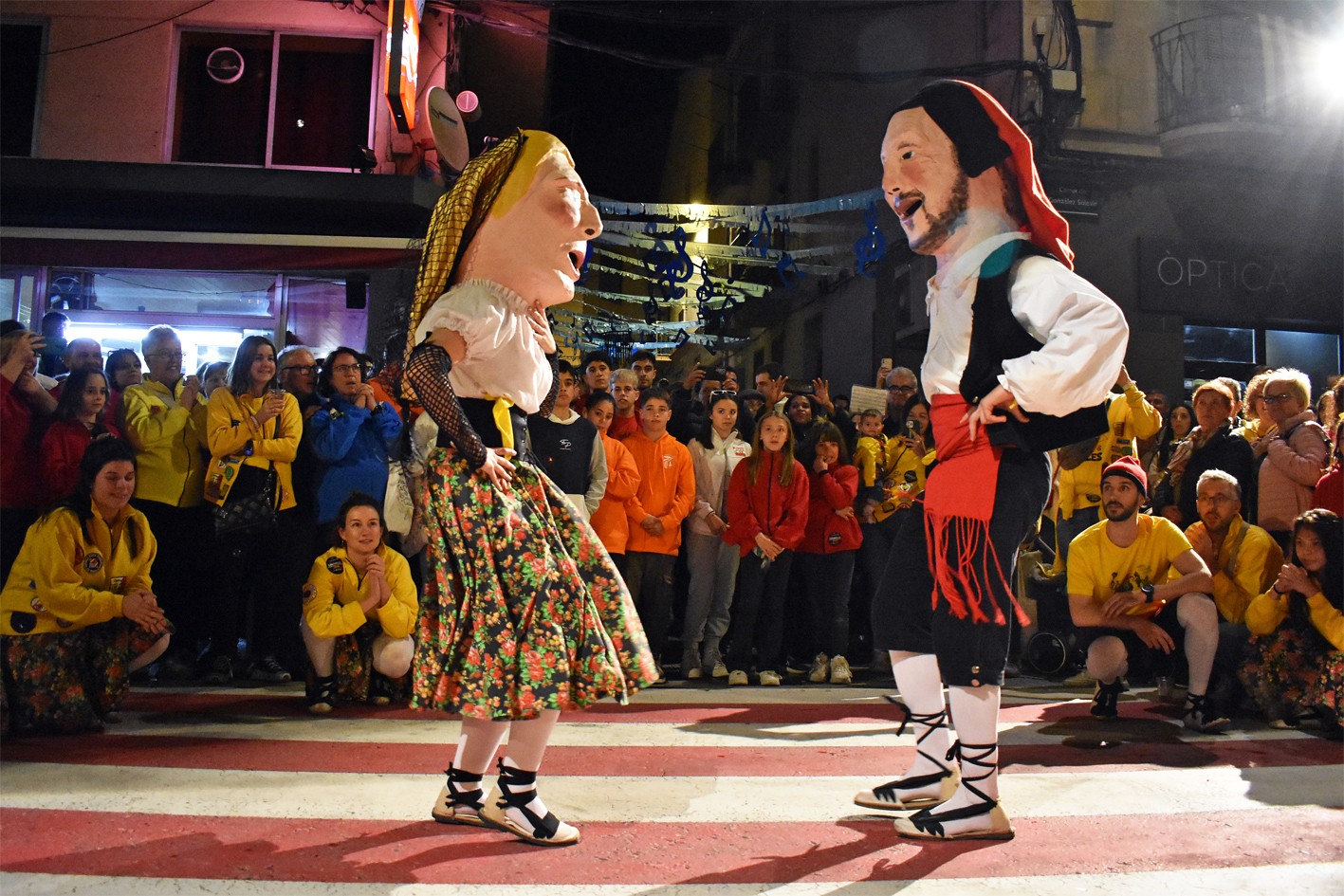ActuaciÃ³ de les colles del Foment Cultural, durant la Passada de les Caramelles de SÃºria 2024.