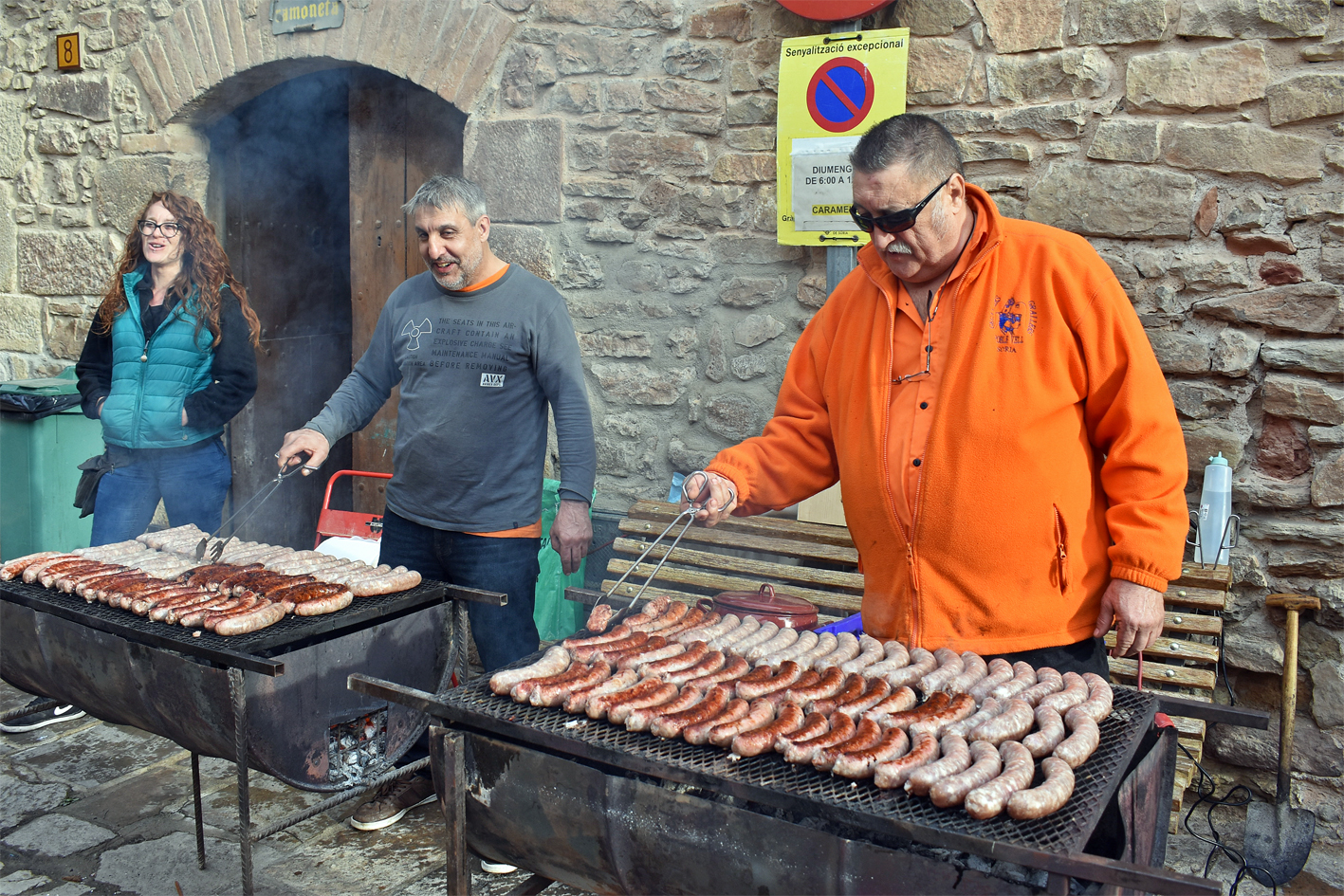 Esmorzar Caramellaire a la plaÃ§a Major del Poble Vell, a cÃ rrec de Geganters i Grallers del Poble Vell, dins de les Caramelles de SÃºria 2024.