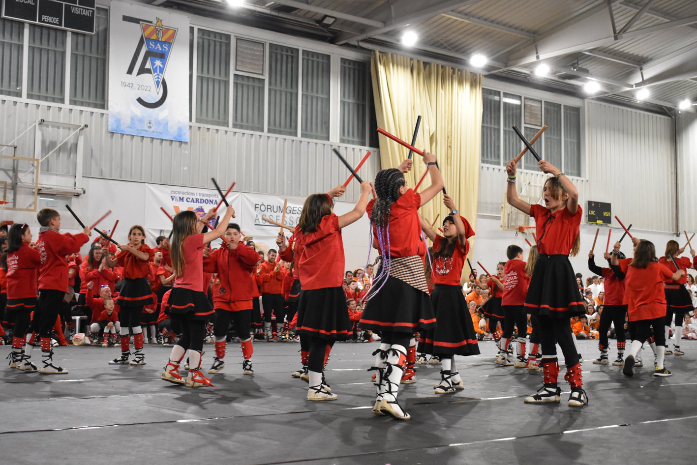 ActuaciÃ³ de la colla dâ€™Altatxets a la Trobada Caramellaire del PavellÃ³, dins de les Caramelles de SÃºria 2024.
