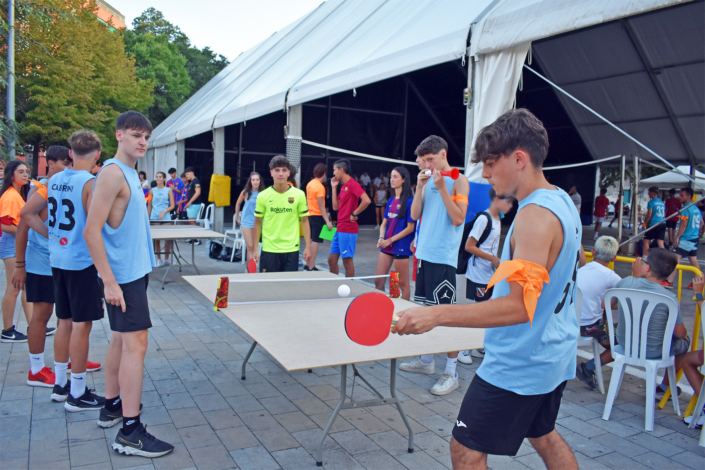 CompeticiÃ³ dels Kampionats Esportius Nocturns (KEN) a la plaÃ§a de Sant Joan, dins de la Festa Major de SÃºria 2024.
