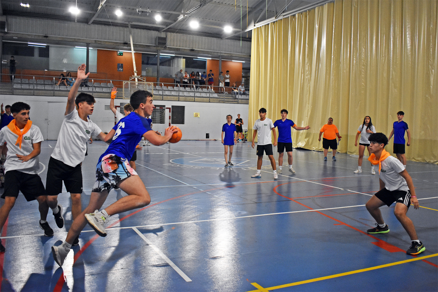 CompeticiÃ³ dels Kampionats Esportius Nocturns (KEN) al PavellÃ³ Municipal dâ€™Esports, dins de la Festa Major de SÃºria 2024.