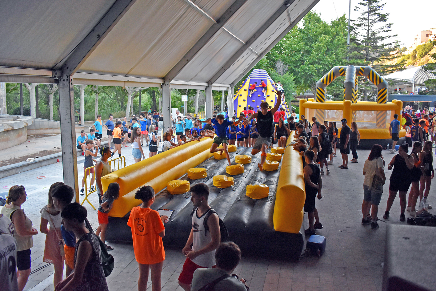 Darrera jornada dels Kampionats Esportius Nocturns (KEN) a la plaÃ§a de Sant Joan, dins de la Festa Major de SÃºria 2024.