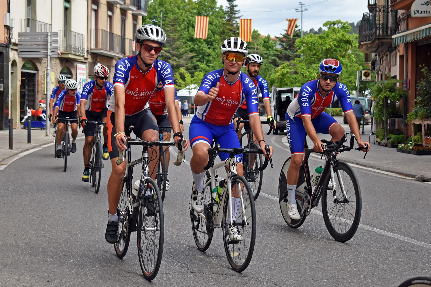 Participants en lâ€™entrenament cronometrat de la UniÃ³ Ciclista Mig-MÃ³n, dins de la Festa Major de SÃºria 2024.