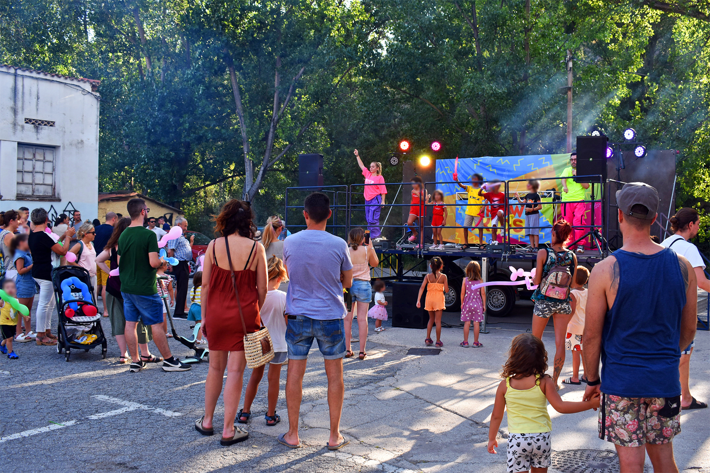 SessiÃ³ dâ€™animaciÃ³ infantil Show Kids a lâ€™aparcament del PavellÃ³, dins de la Festa Major de SÃºria 2024.