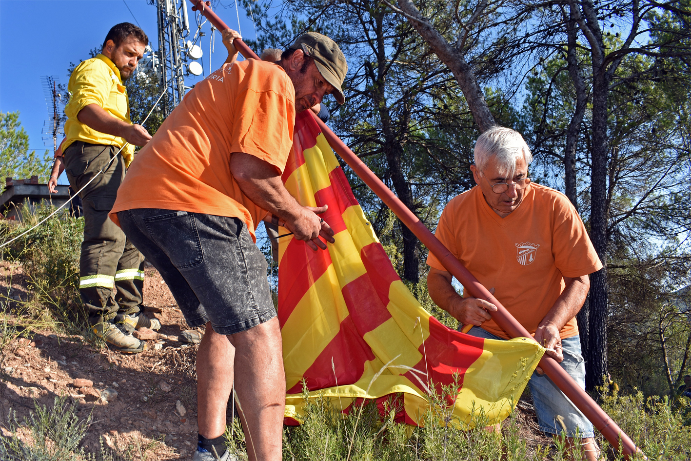 Preparatius per a la hissada de la Senyera a la Torre, dins del programa de lâ€™Onze de Setembre 2024 a SÃºria.