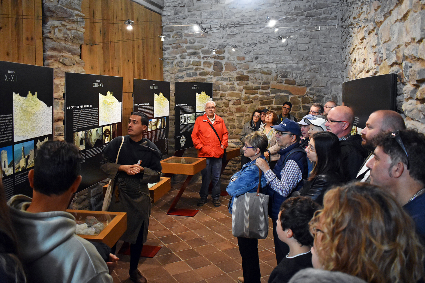 Visita guiada al centre d'interpretaciÃ³ del Castell, dins de la 21a Fira Medieval d'Oficis de SÃºria.