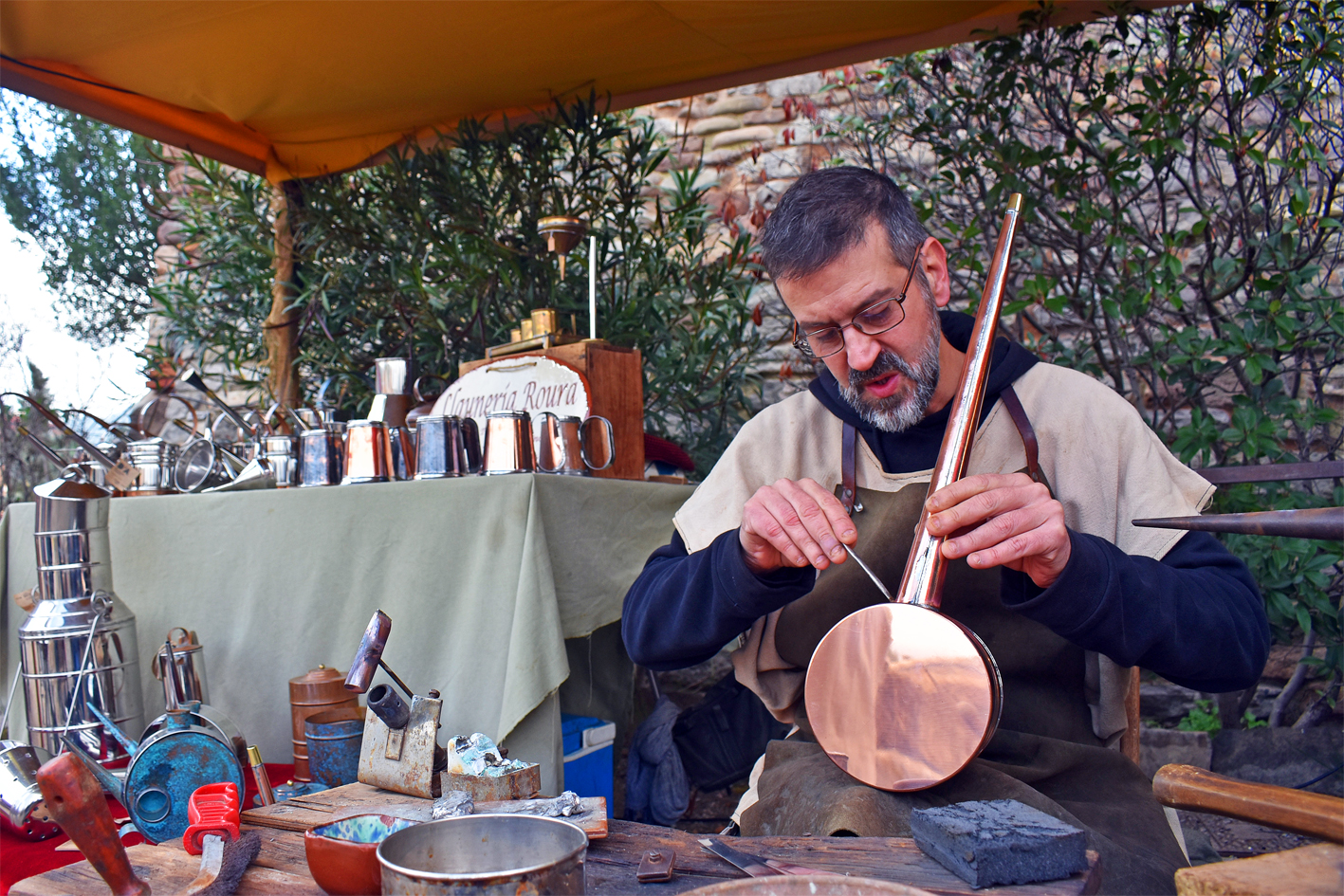 ArtesÃ  de la 21a Fira Medieval d'Oficis de SÃºria, a l'Era del Castell.