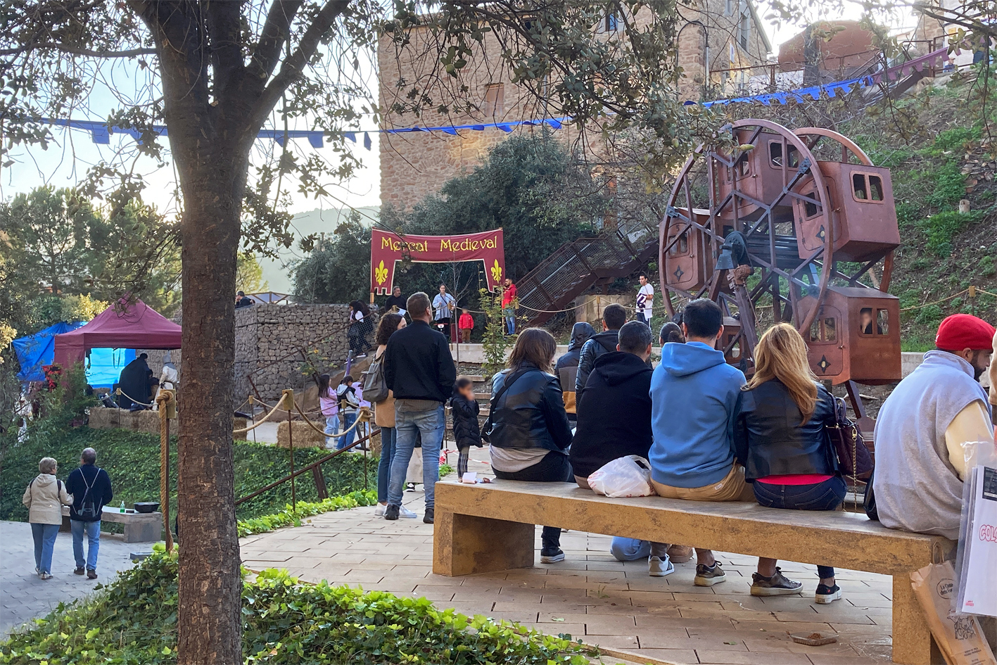 Ambient a lâ€™Espai Firal dels GalÃ pets, dins de la 21a Fira Medieval dâ€™Oficis de SÃºria.