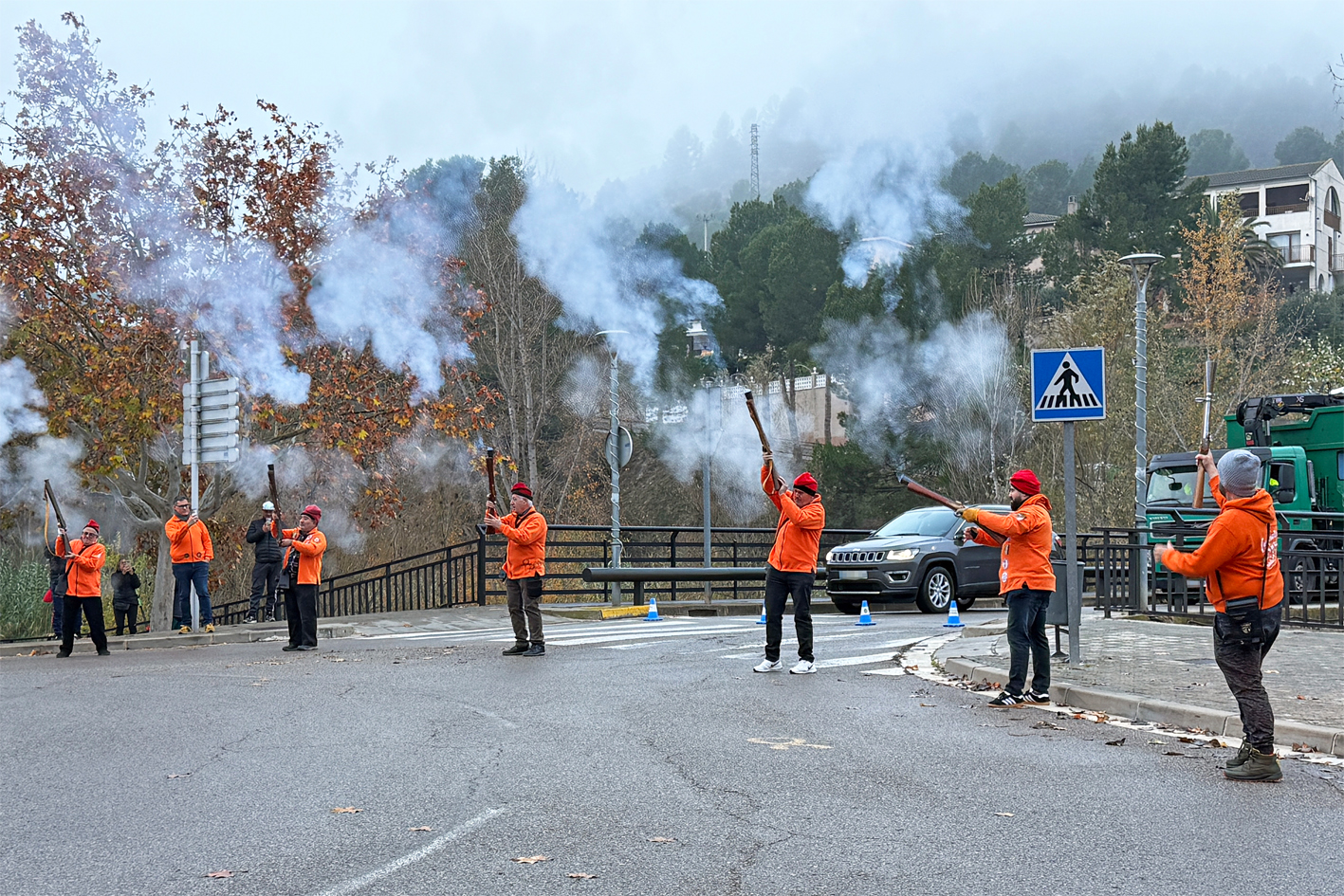 Galejada dels Trabucaires del Tro Gros en l'acte d'inici de la Festa de Santa Bàrbara a Súria.