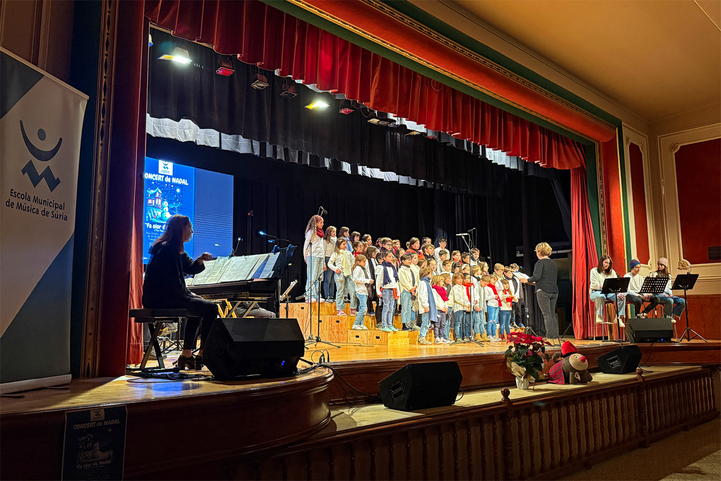 Curs 2024-25 - Concert de Nadal de l'Escola Municipal de MÃºsica a la ResidÃ¨ncia Bell RepÃ²s, a partir d'un conte d'Eva Ferrer Paniagua.