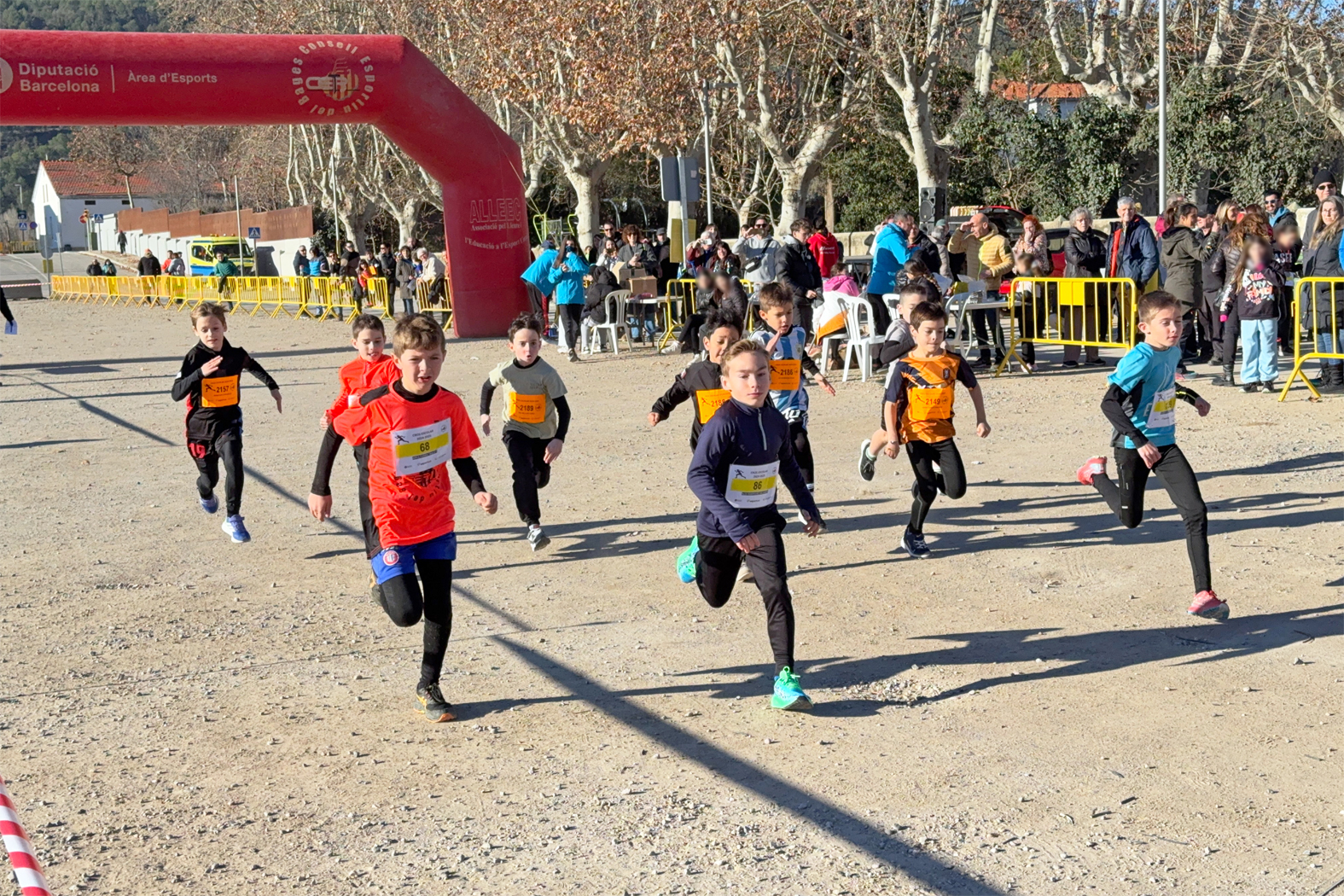 Més de dos-cents escolars del Bages participen en el Cros Escolar de Súria