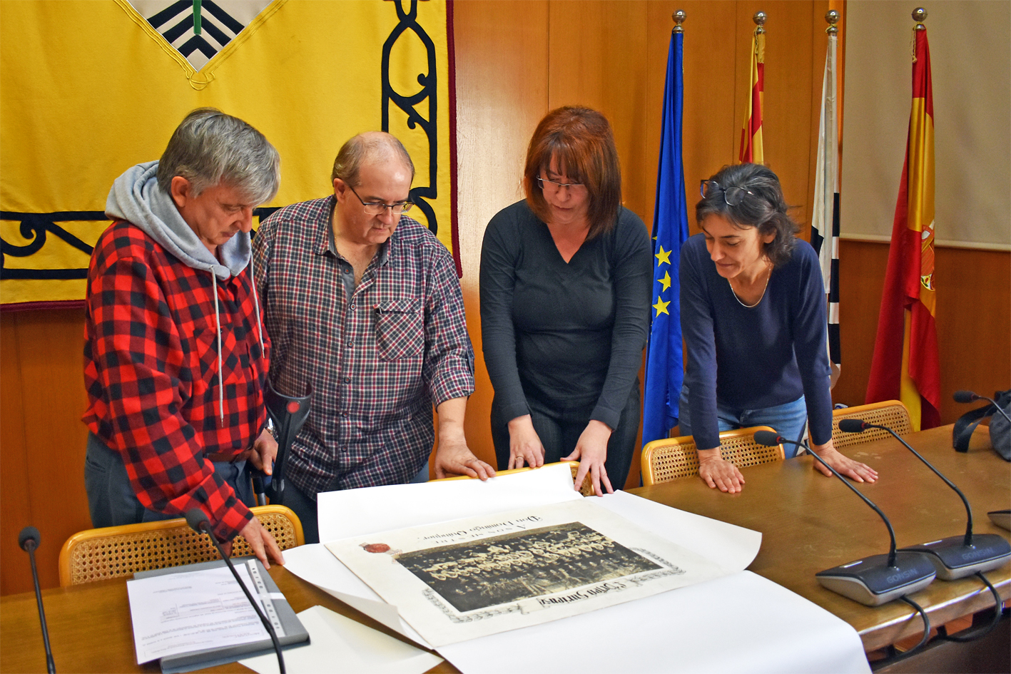 L'Arxiu Municipal rep dos documents històrics restaurats en el marc d'un programa de la Diputació