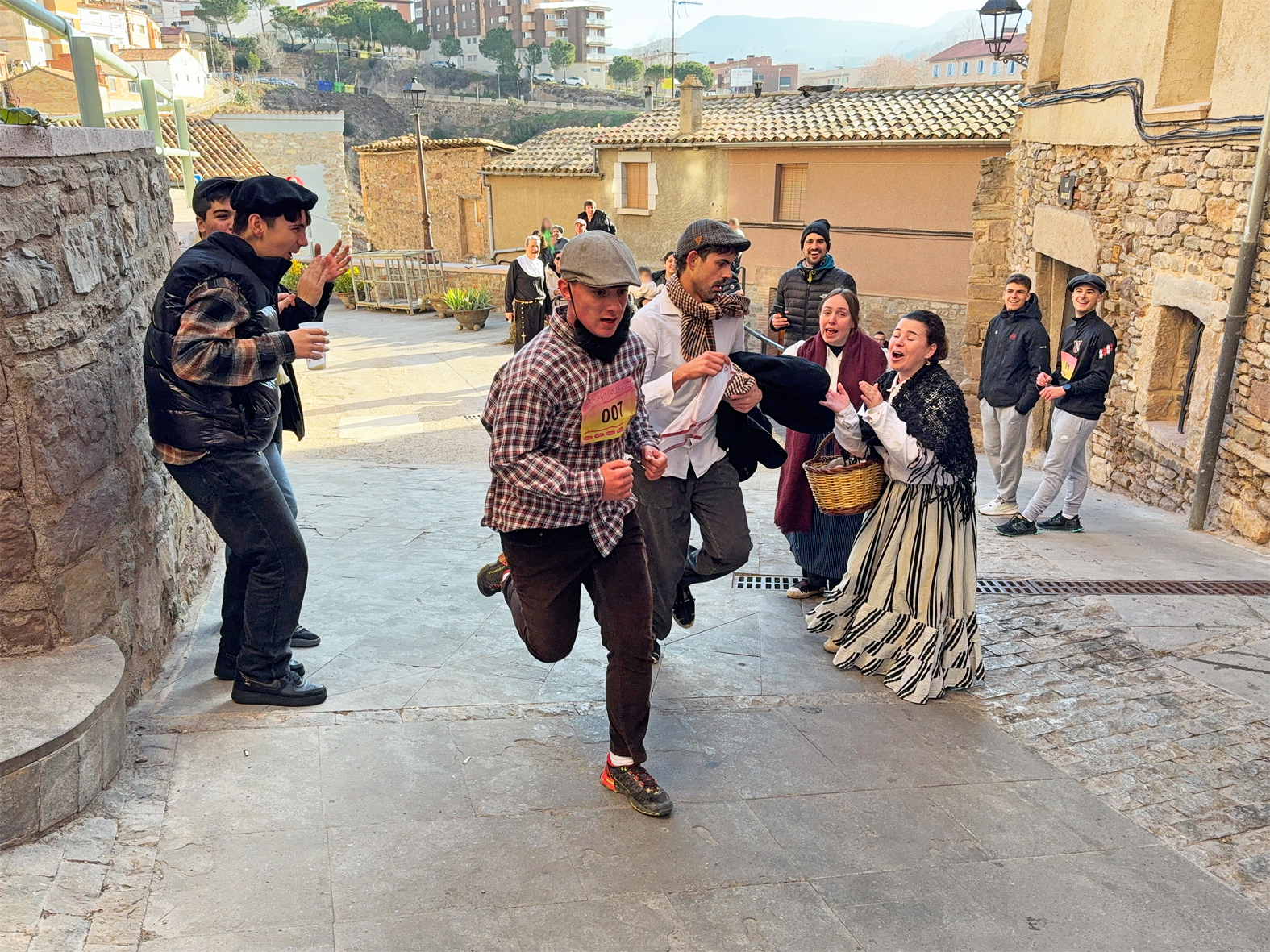 La Cur(s)a del Còlera reviu l'ambient de 1885 al Poble Vell, dins del programa de la Festa de Sant Sebastià