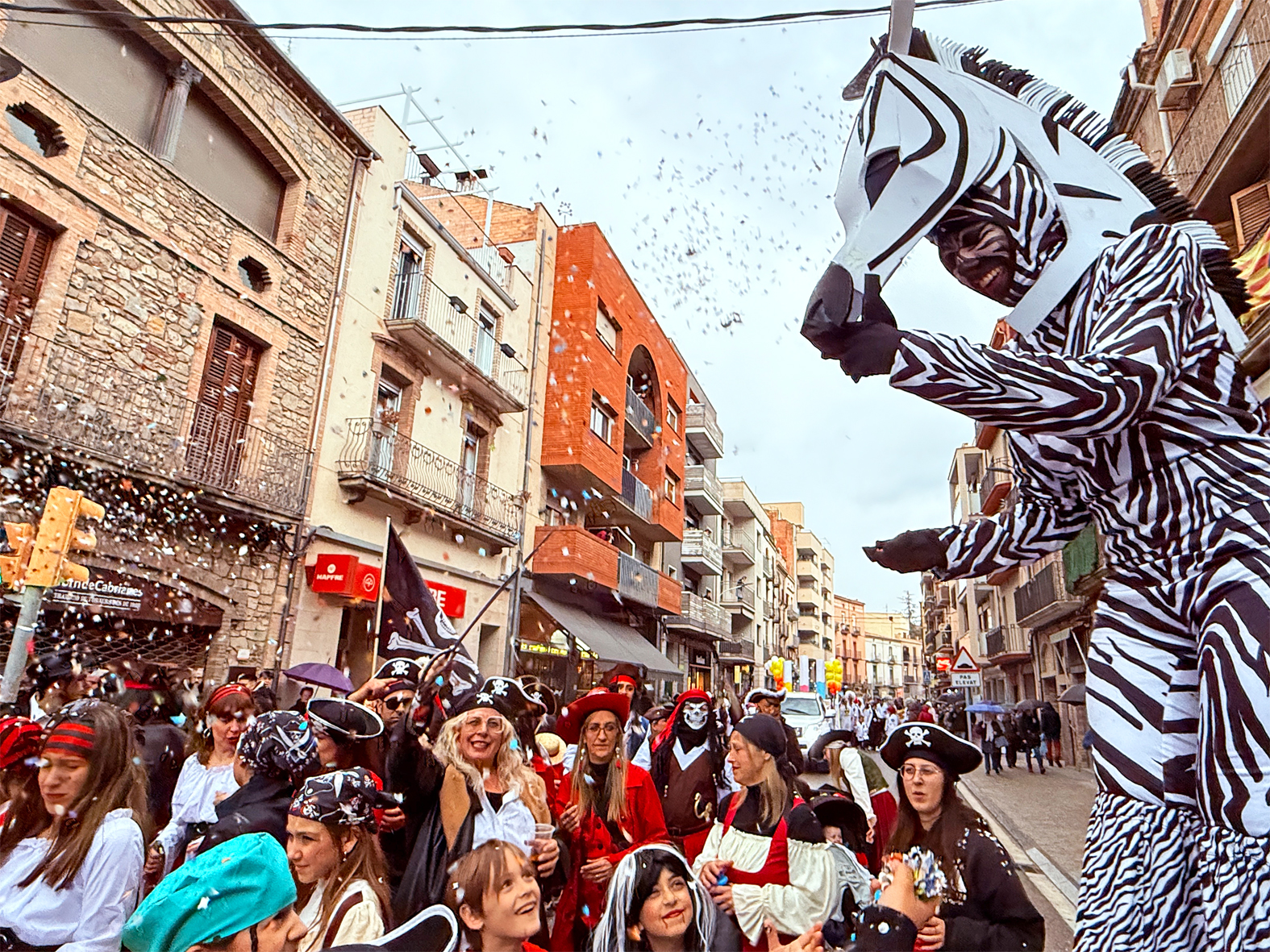 Ambient de la rua del Carnestoltes de SÃºria 2025.