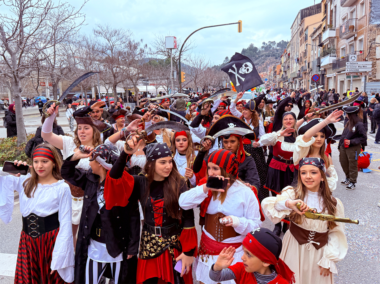 Participants en la rua del Carnestoltes de SÃºria 2025.