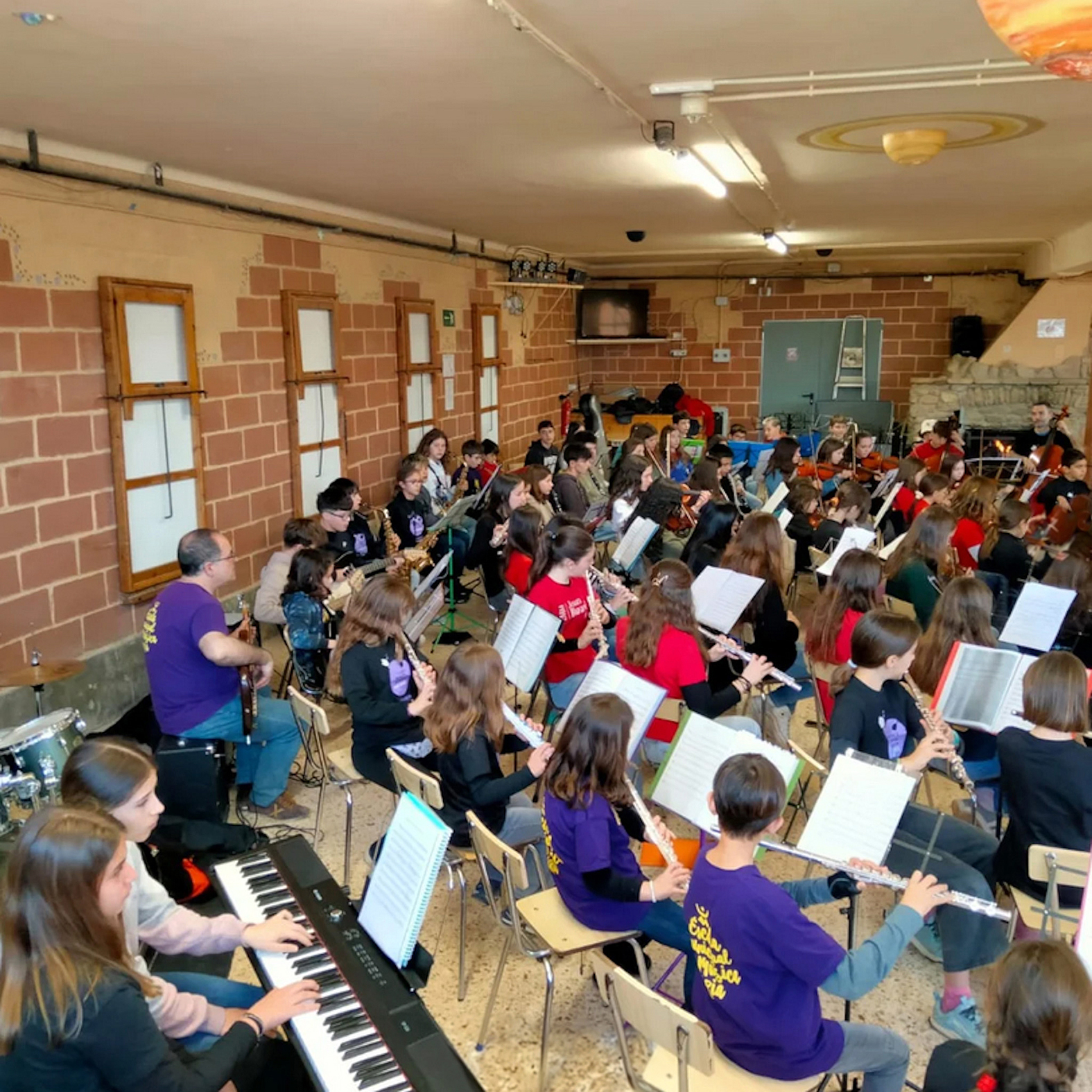 Curs 2024-25 - Imatge de les colÃ²nies musicals de les Escoles de MÃºsica de SÃºria, RubÃ­, Solsona i Vilafranca del PenedÃ¨s a La Carral (El Miracle).