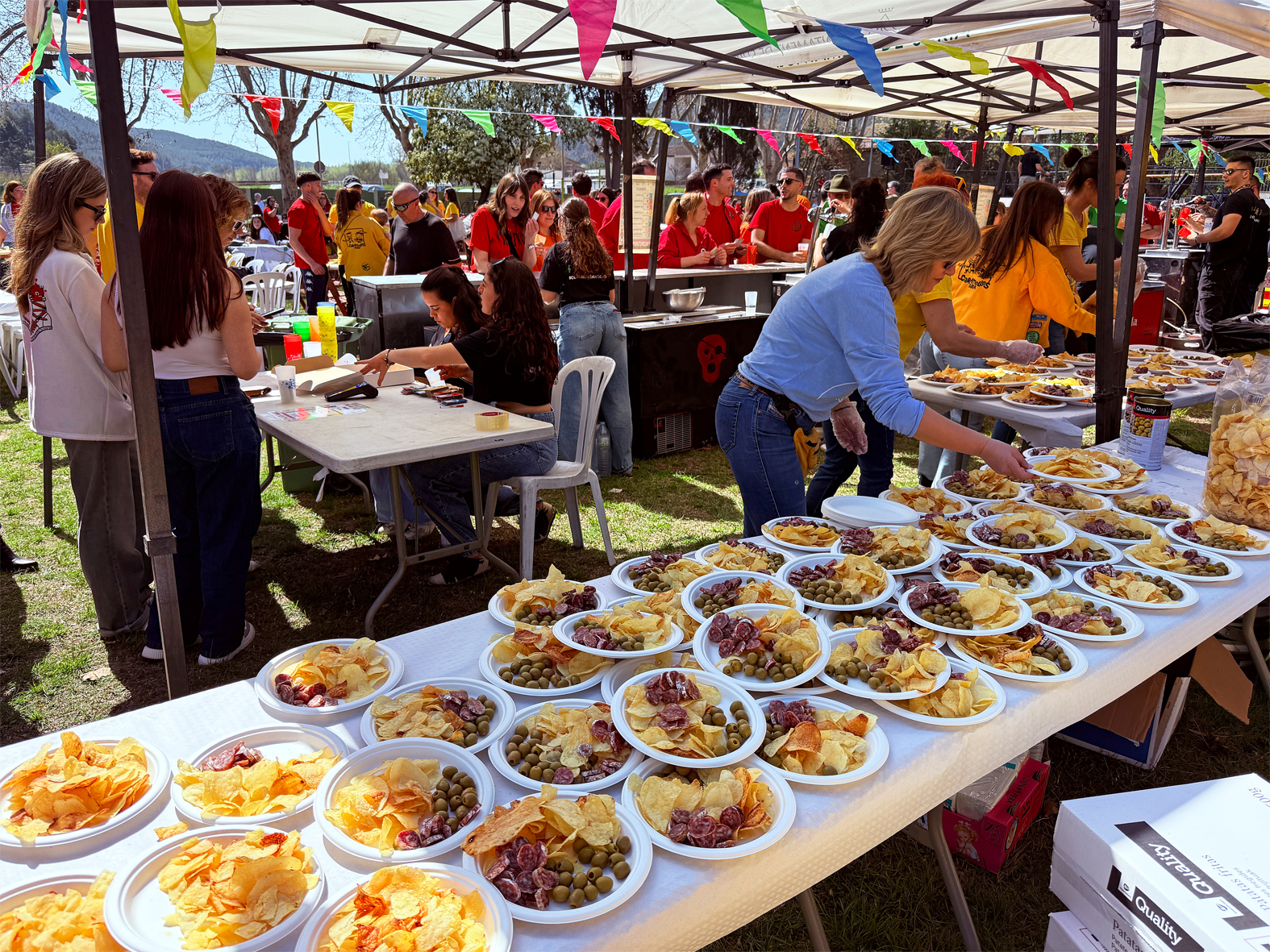 Preparatius del Vermut Caramellaire, celebrat al Parc Municipal Macary i Viader.