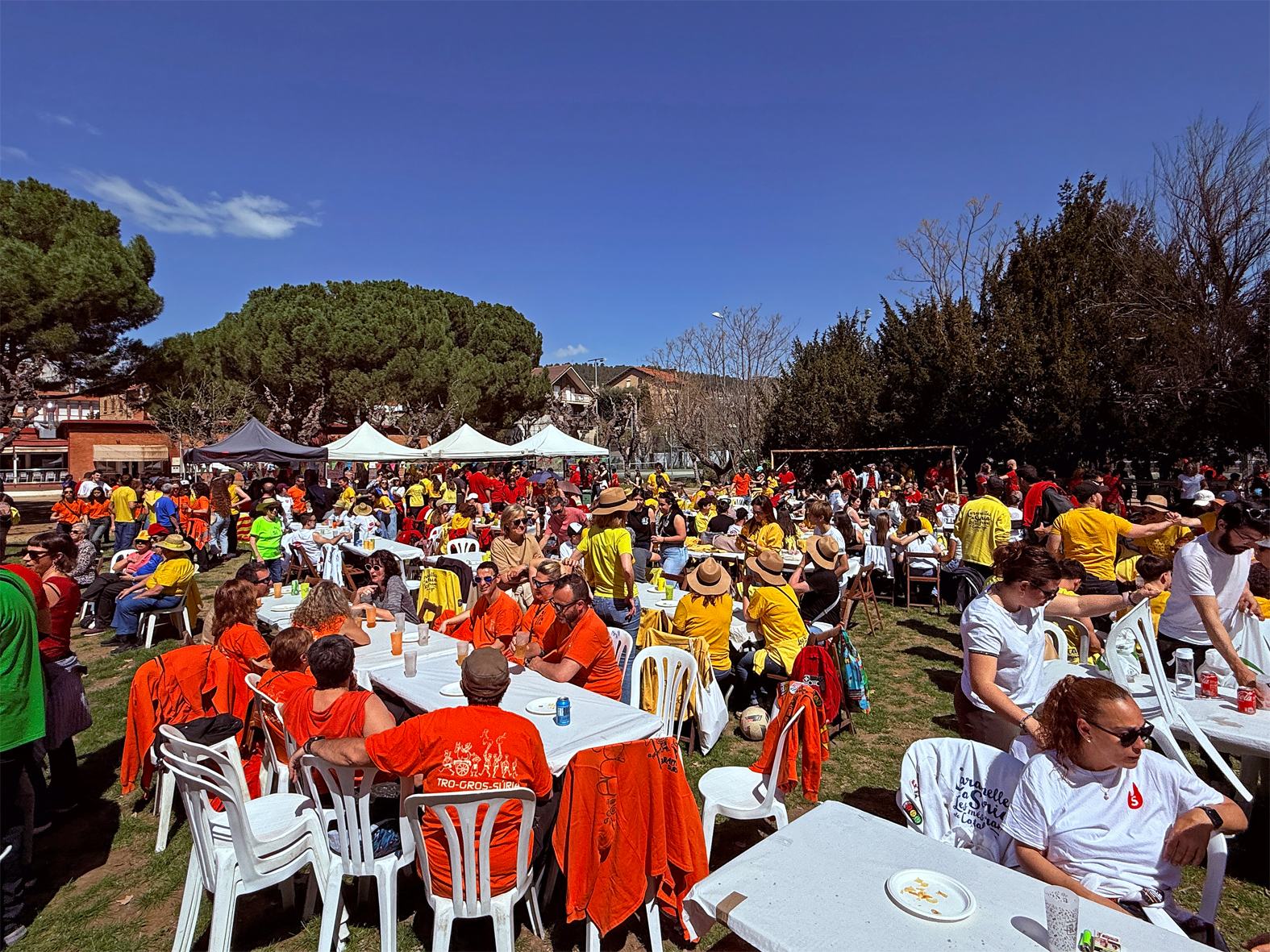 Imatge dâ€™ambient del Vermut Caramellaire, celebrat al Parc Municipal Macary i Viader.