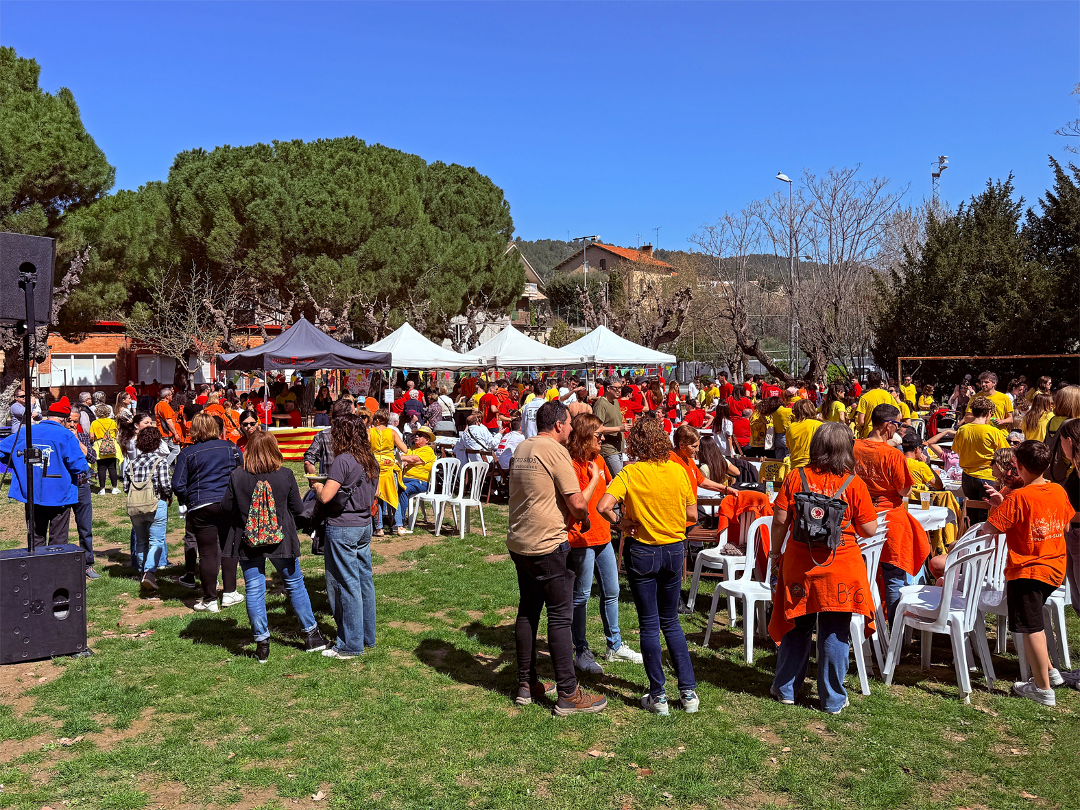 Imatge dâ€™ambient del Vermut Caramellaire, celebrat al Parc Municipal Macary i Viader.