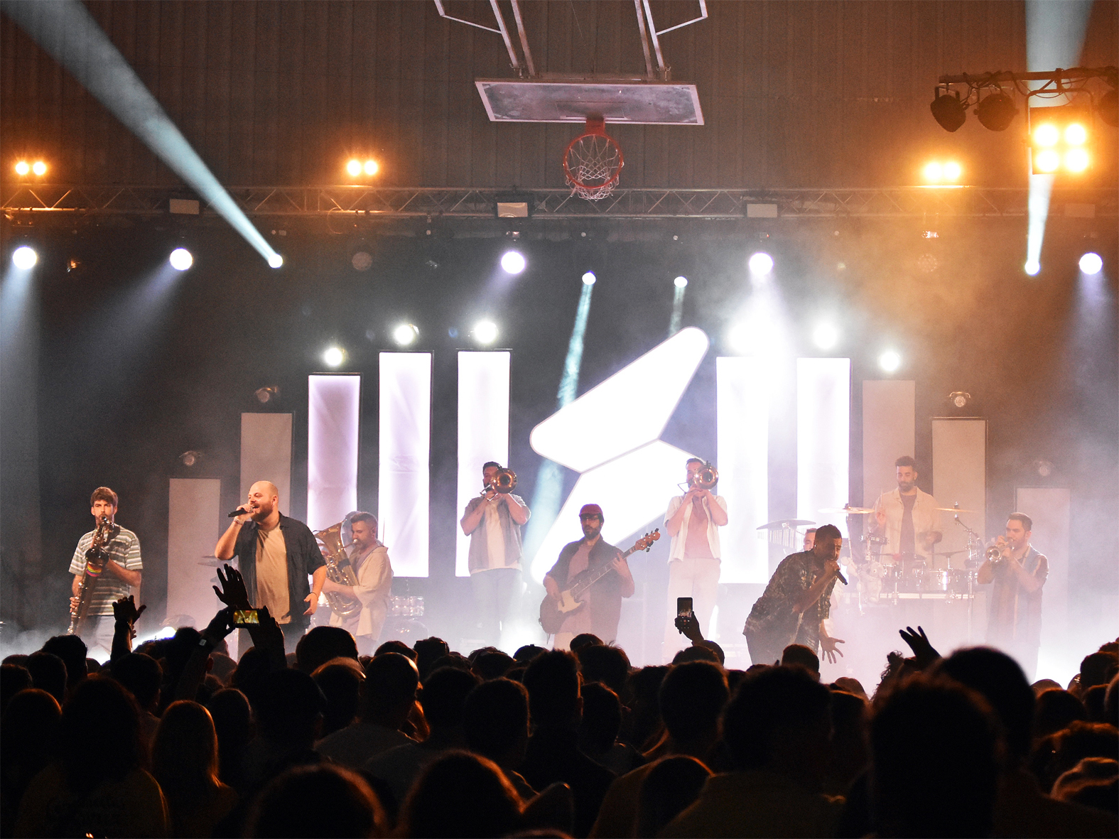 Concert del grup La FÃºmiga al PavellÃ³ Municipal d'Esports, dins del programa de les Caramelles de SÃºria 2025.