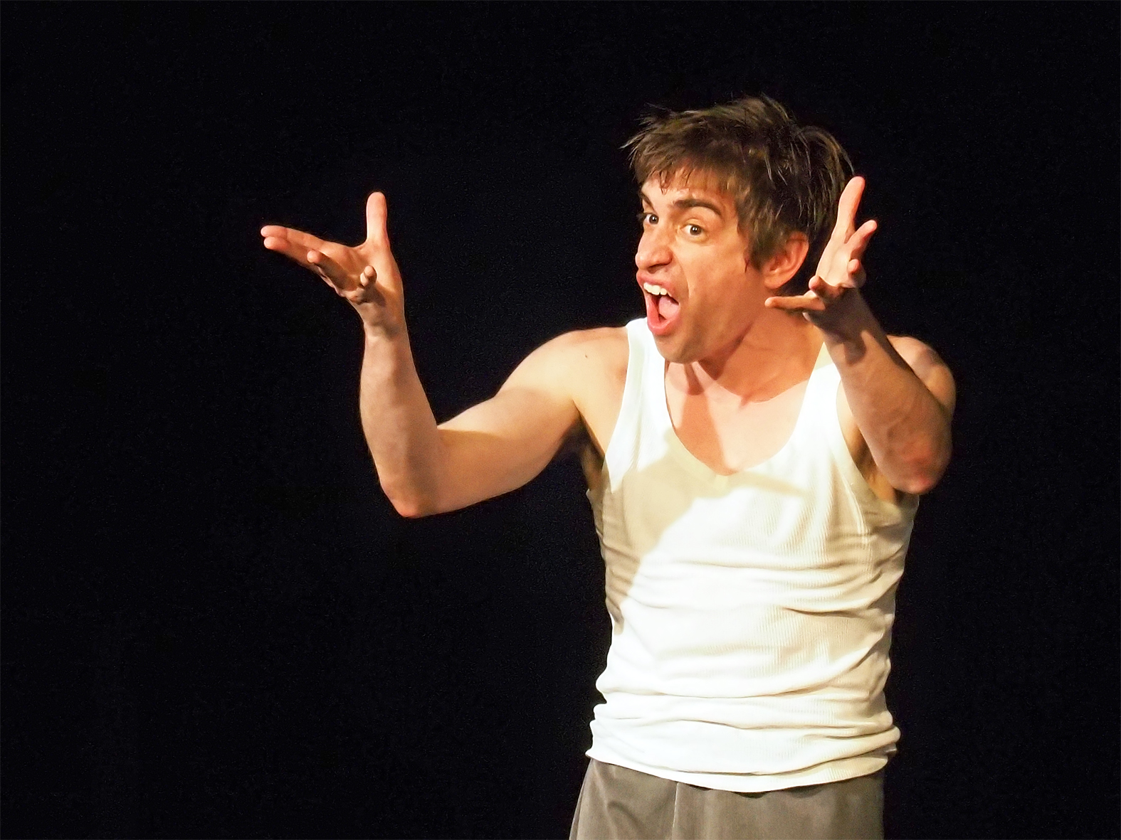 Escena de l'obra 'El gegant del pi' de Pau Vinyals, dins de la programació de la 8a edició del Festival Art en Cicle, al Teatre del Foment Cultural.