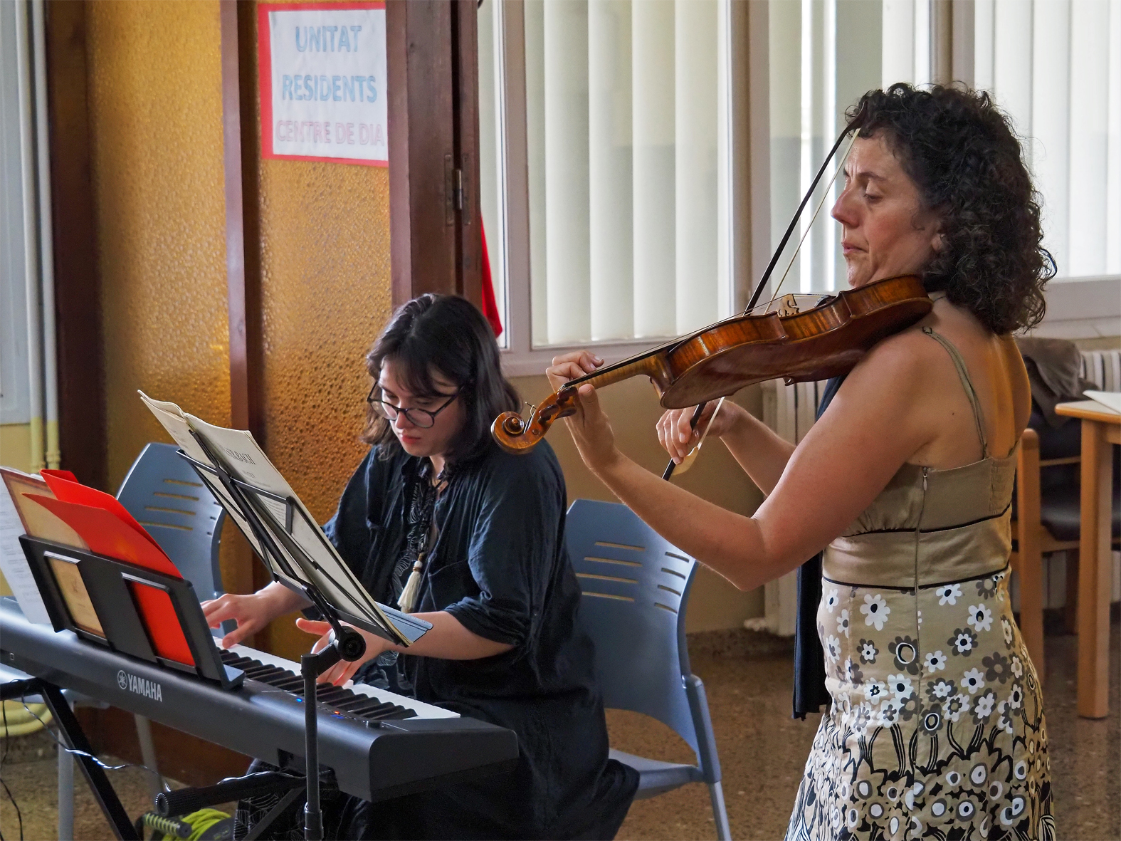 Audició d'Adriana Alcaide i Ana Marija Krajnc a la Residència Bell Repòs, dins del Festival Espurnes Barroques.