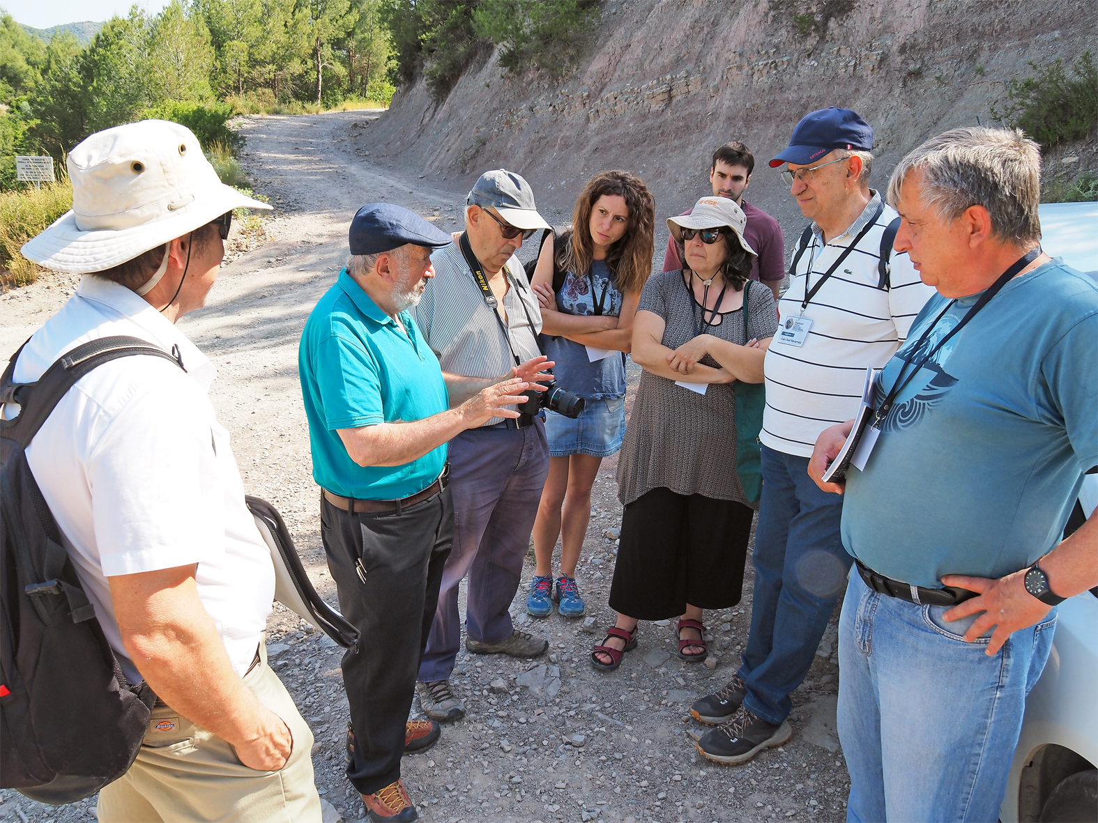 Sortida de camp del 6è Congrés Internacional de Geologia i Mineria Ambiental, per la zona dels antics forns de guix de les Guixeres, a Súria.