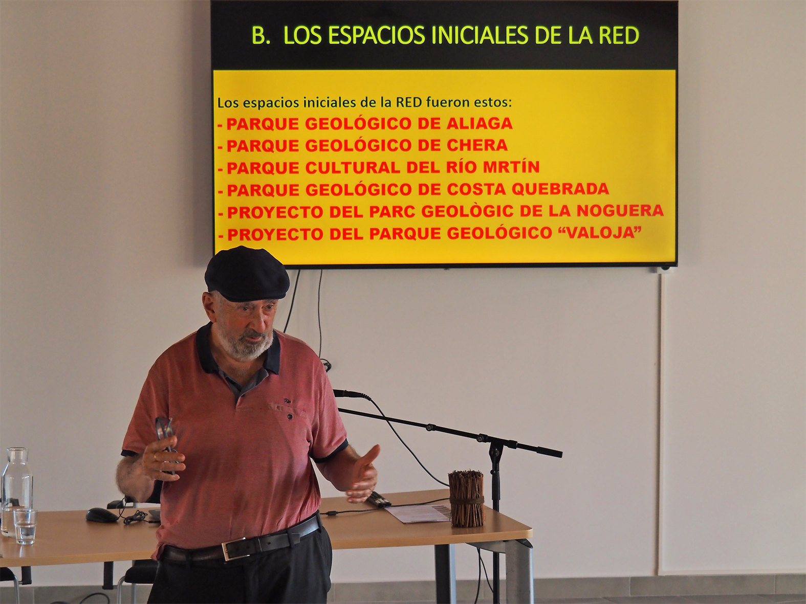Conferència del geòleg Josep Maria Mata Perelló, dins del 6è Congrés Internacional de Geologia i Mineria Ambiental, a Súria.