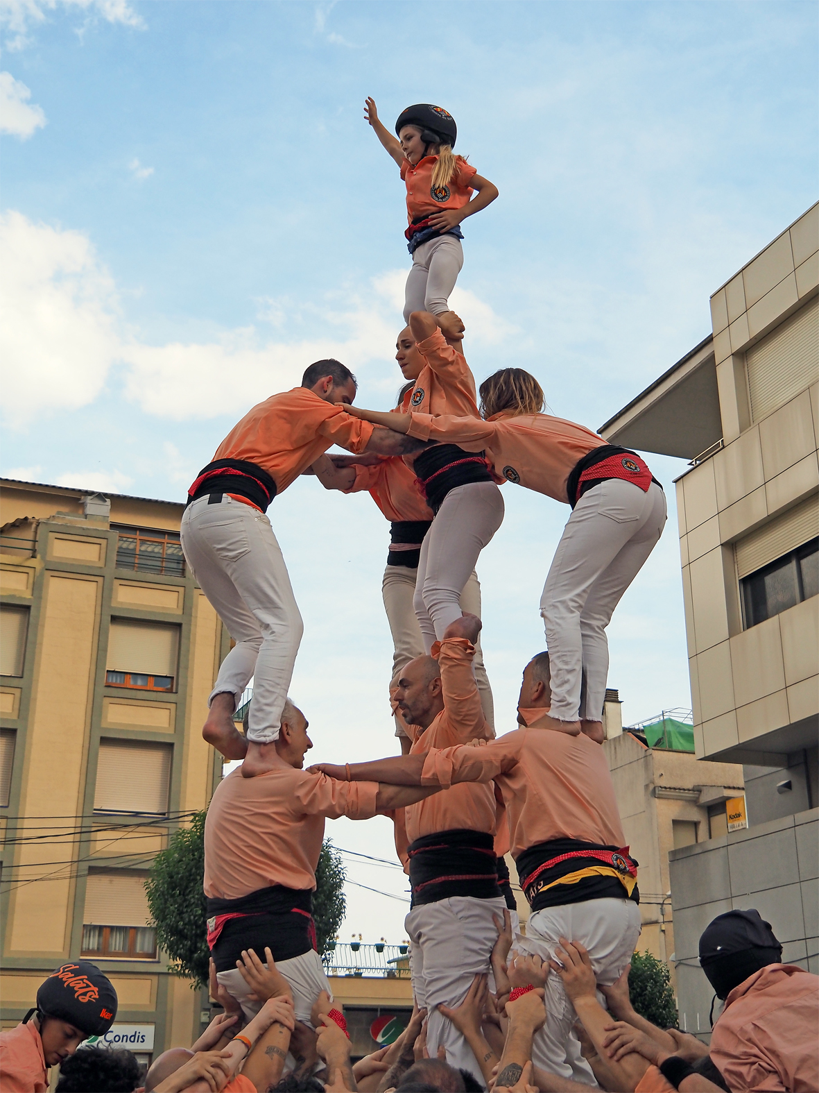 Castell de la Colla Castellera Salats de SÃºria durant la Trobada Castellera, dins del prÃ²leg de la Festa Major de SÃºria 2025.
