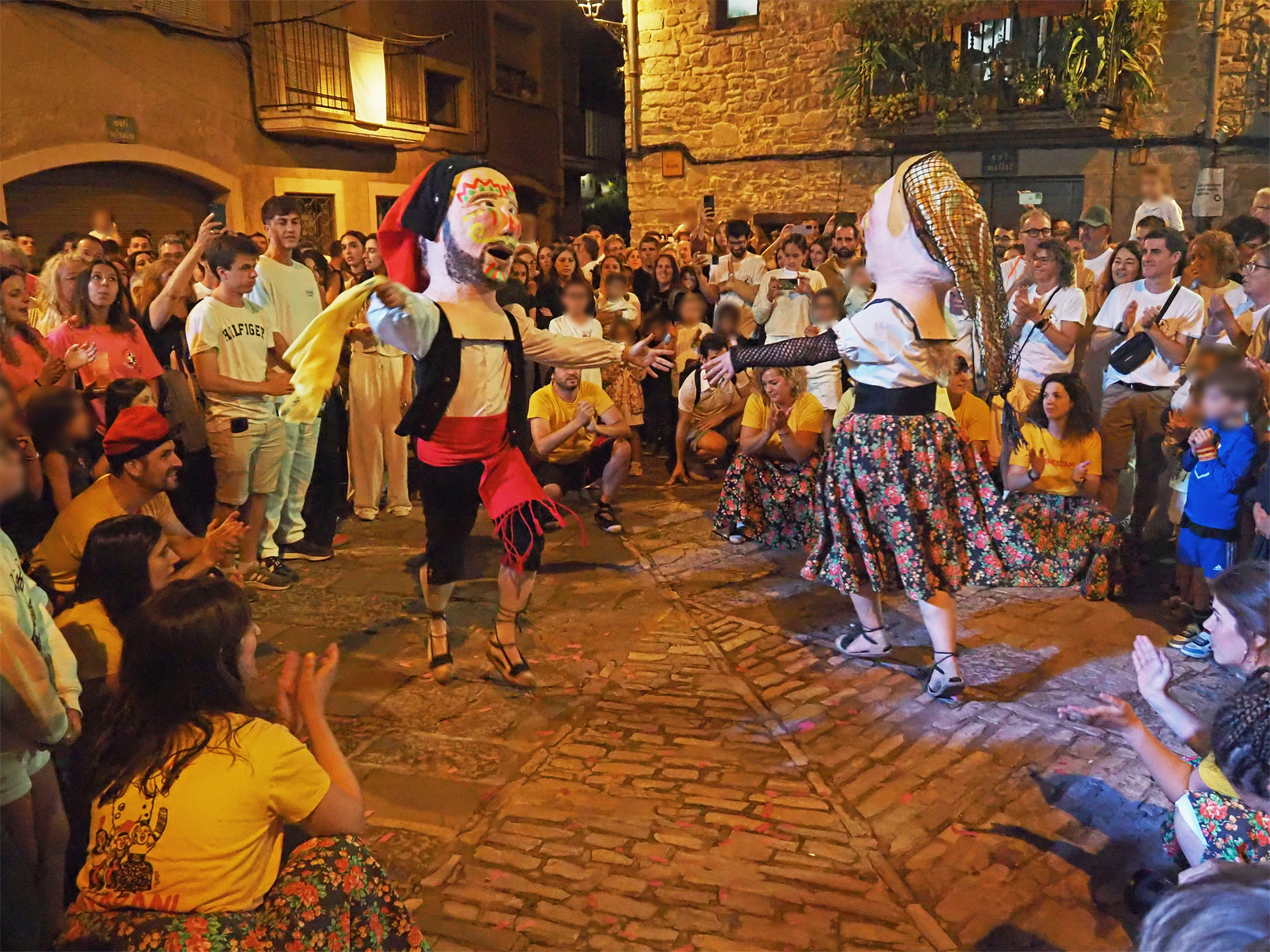 Ball dels Capgrossos del Foment Cultural durant la Trapellada, dins de la Festa Major de Súria 2025.