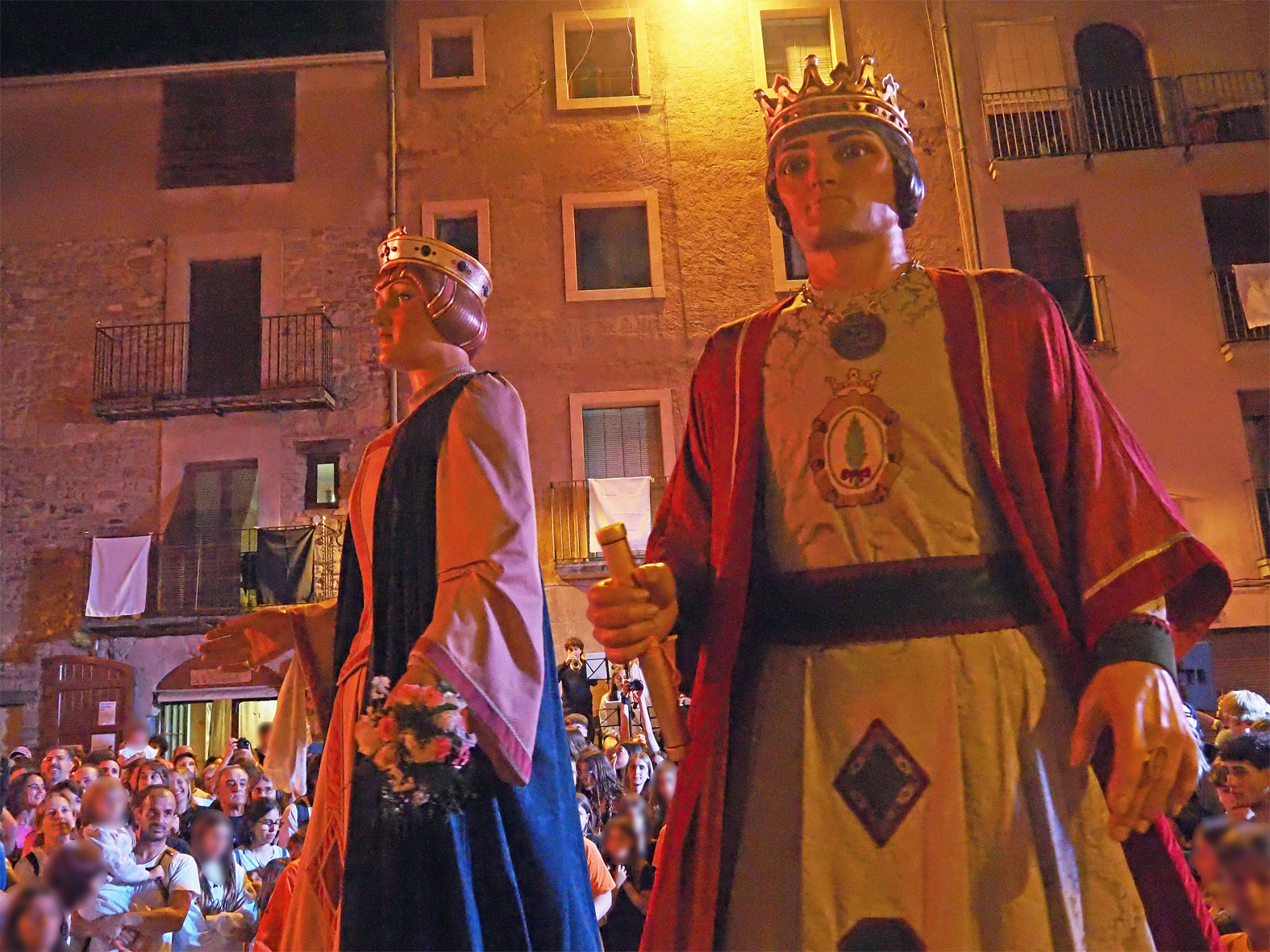 Ball dels Gegants de Súria durant la Trapellada, dins de la Festa Major de Súria 2025.