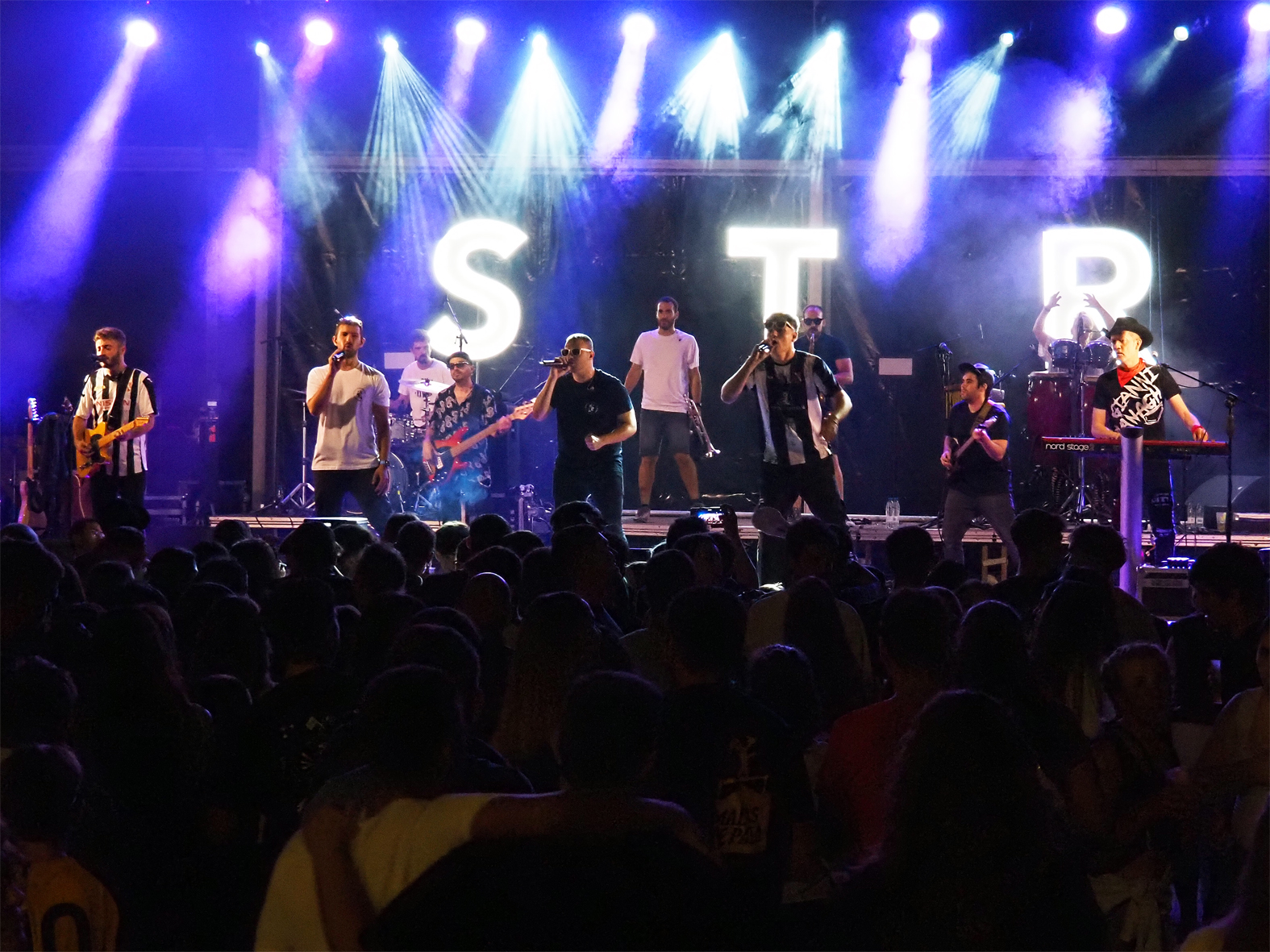Imatge del concert de Strombers, dins de la Festa Major de Súria 2025.