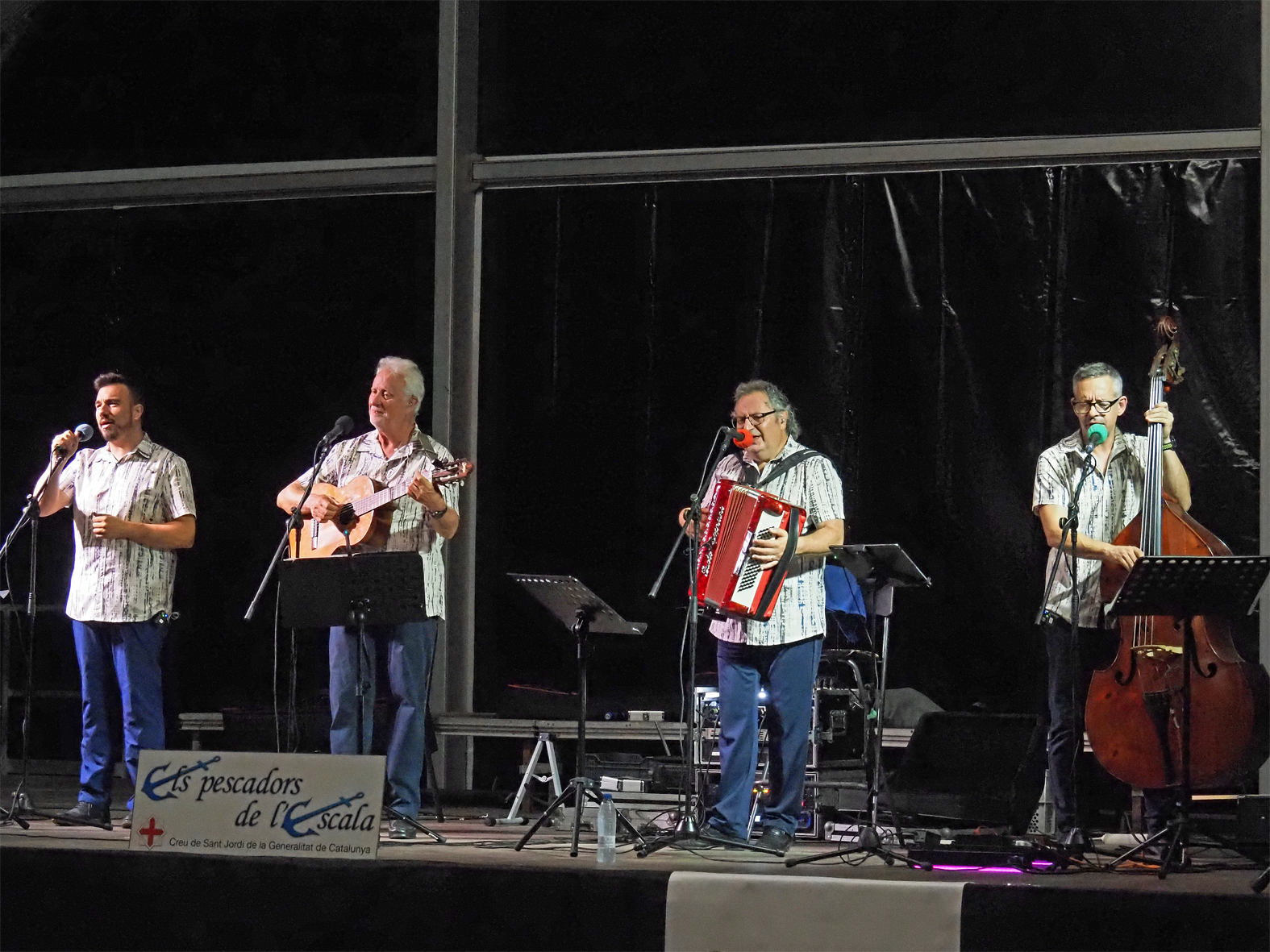 Concert d'havaneres amb Els Pescadors de L'Escala a la plaça de Sant Joan, dins de la Festa Major de Súria 2025.