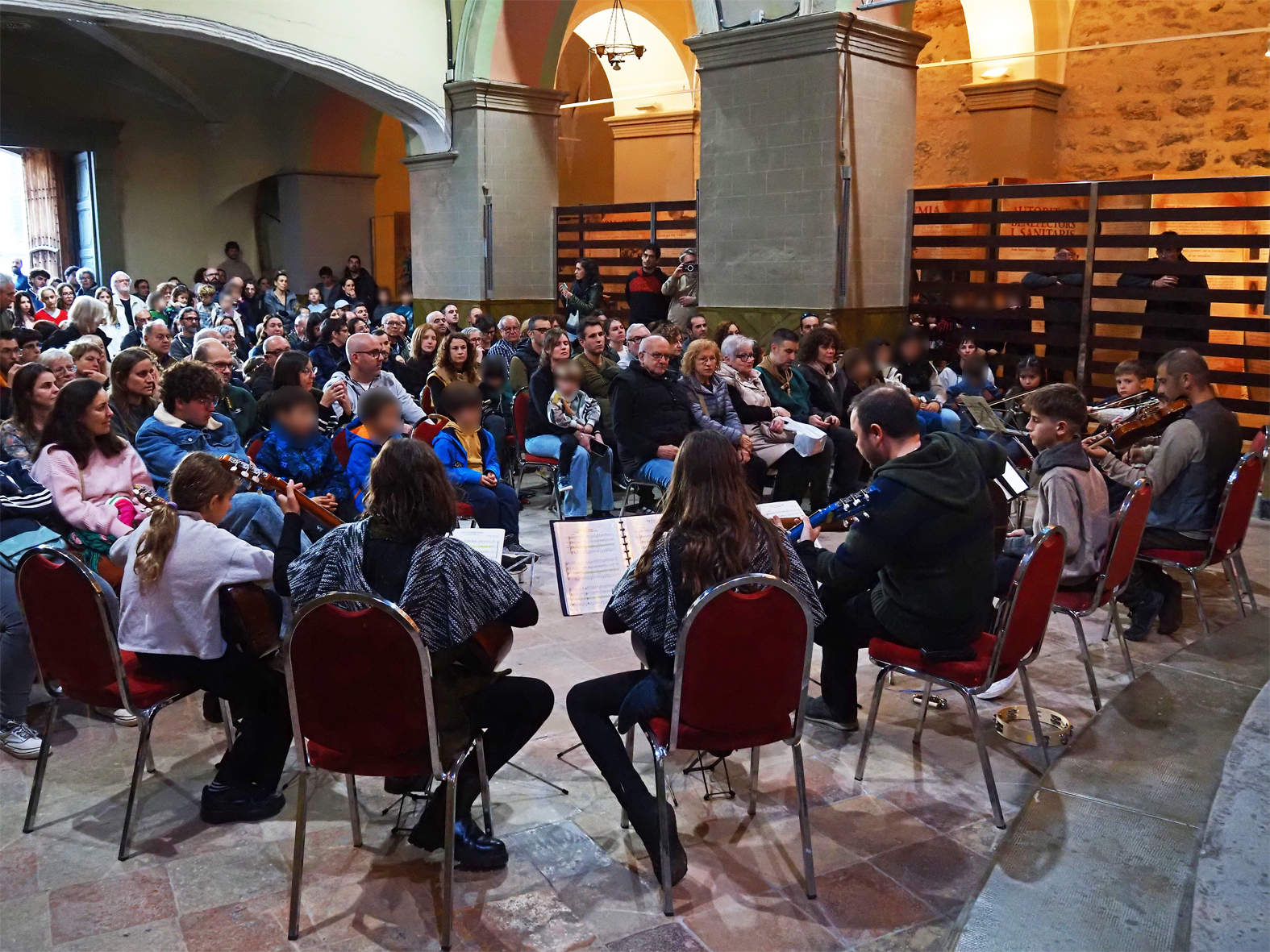 Concert de lâ€™Escola Municipal de MÃºsica a lâ€™EsglÃ©sia del Roser, dins de la 22a Fira Medieval dâ€™Oficis de SÃºria.