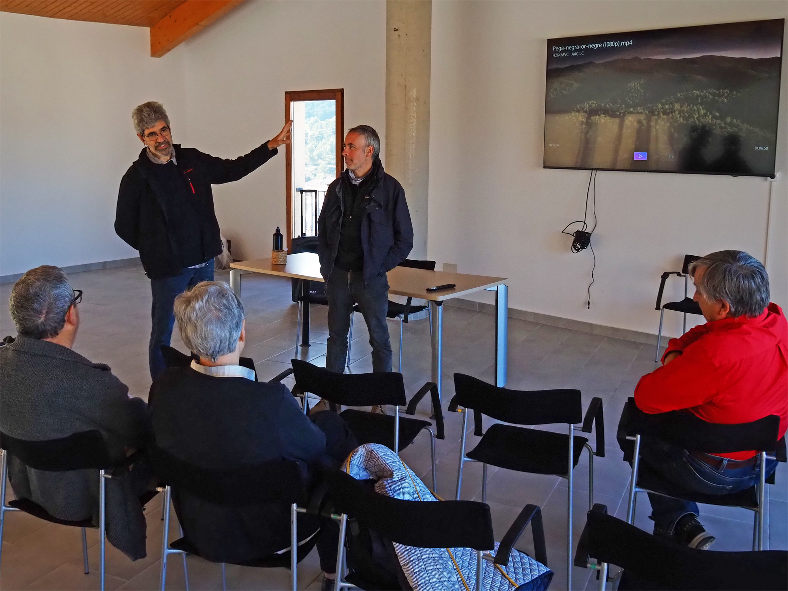 Col·loqui sobre el documental 'Pega negra, or negre' a la Sala del Portal, dins de la 22a Fira Medieval d'Oficis de Súria.