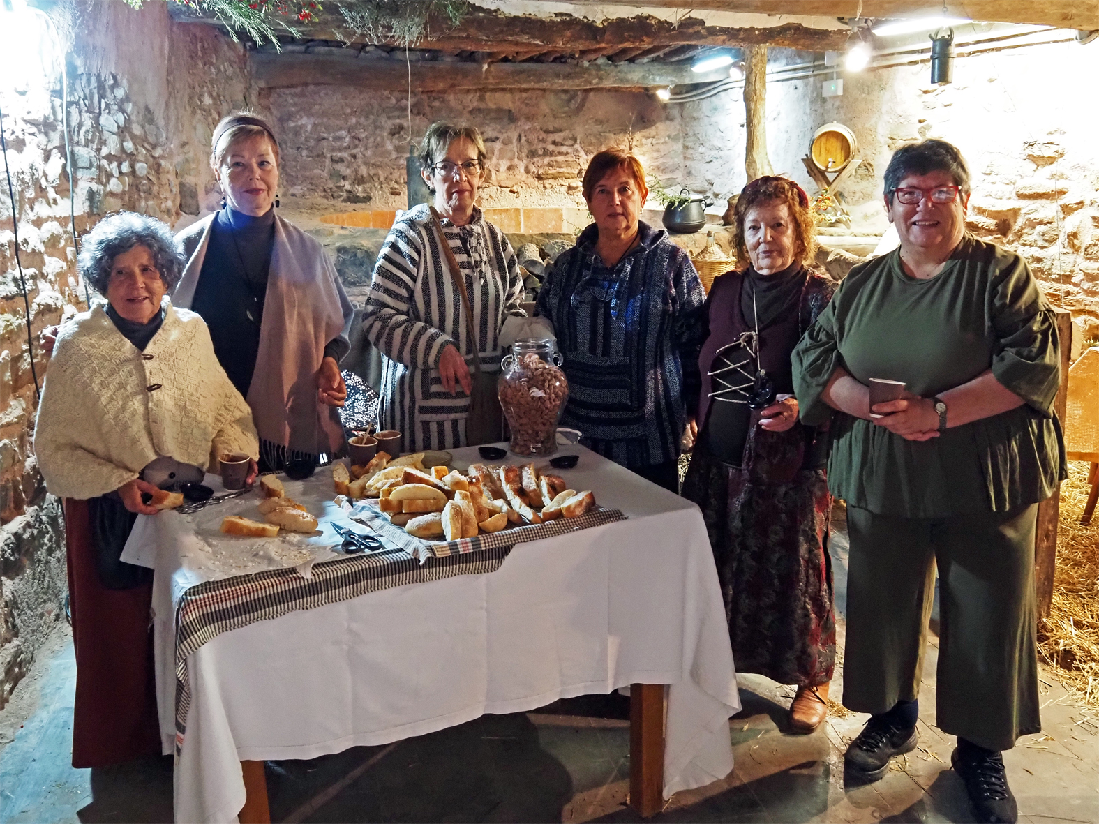 Personatges de la 22a Fira Medieval d'Oficis de Súria, al Cau del Casinet.