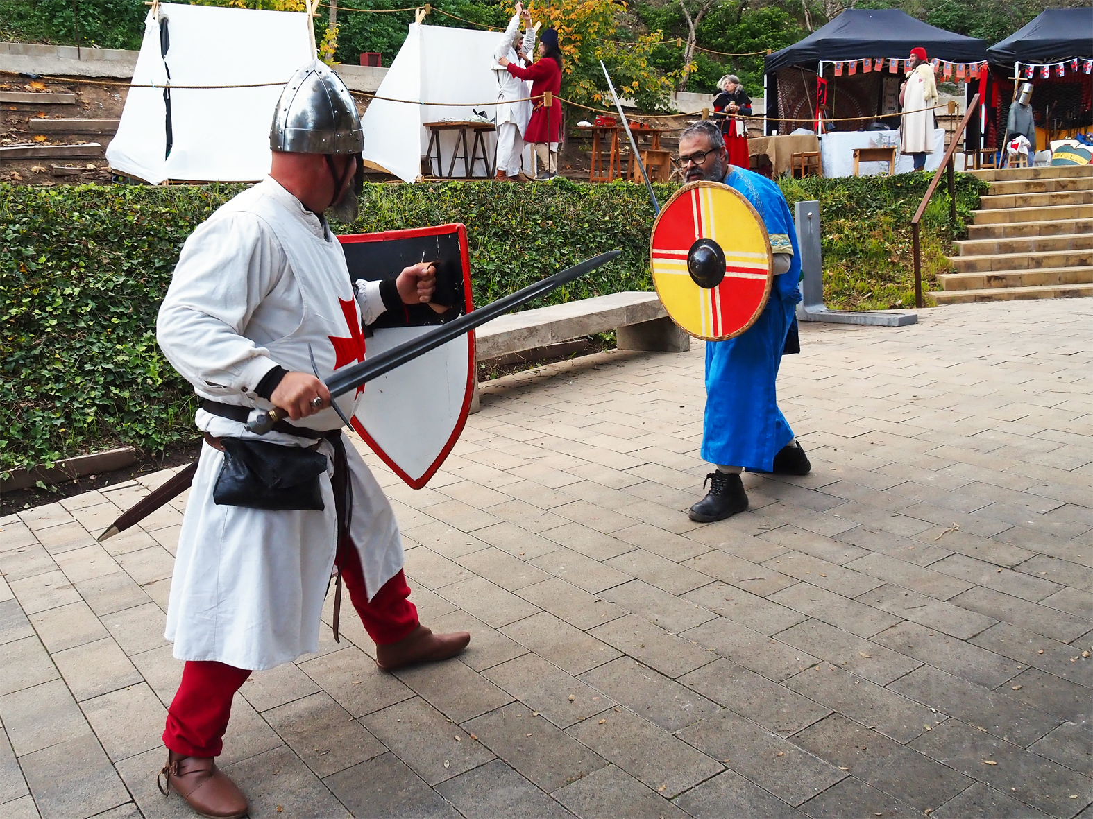 Demostració de lluita medieval a l'Espai Firal dels Galàpets, dins de la 22a Fira Medieval d'Oficis de Súria.