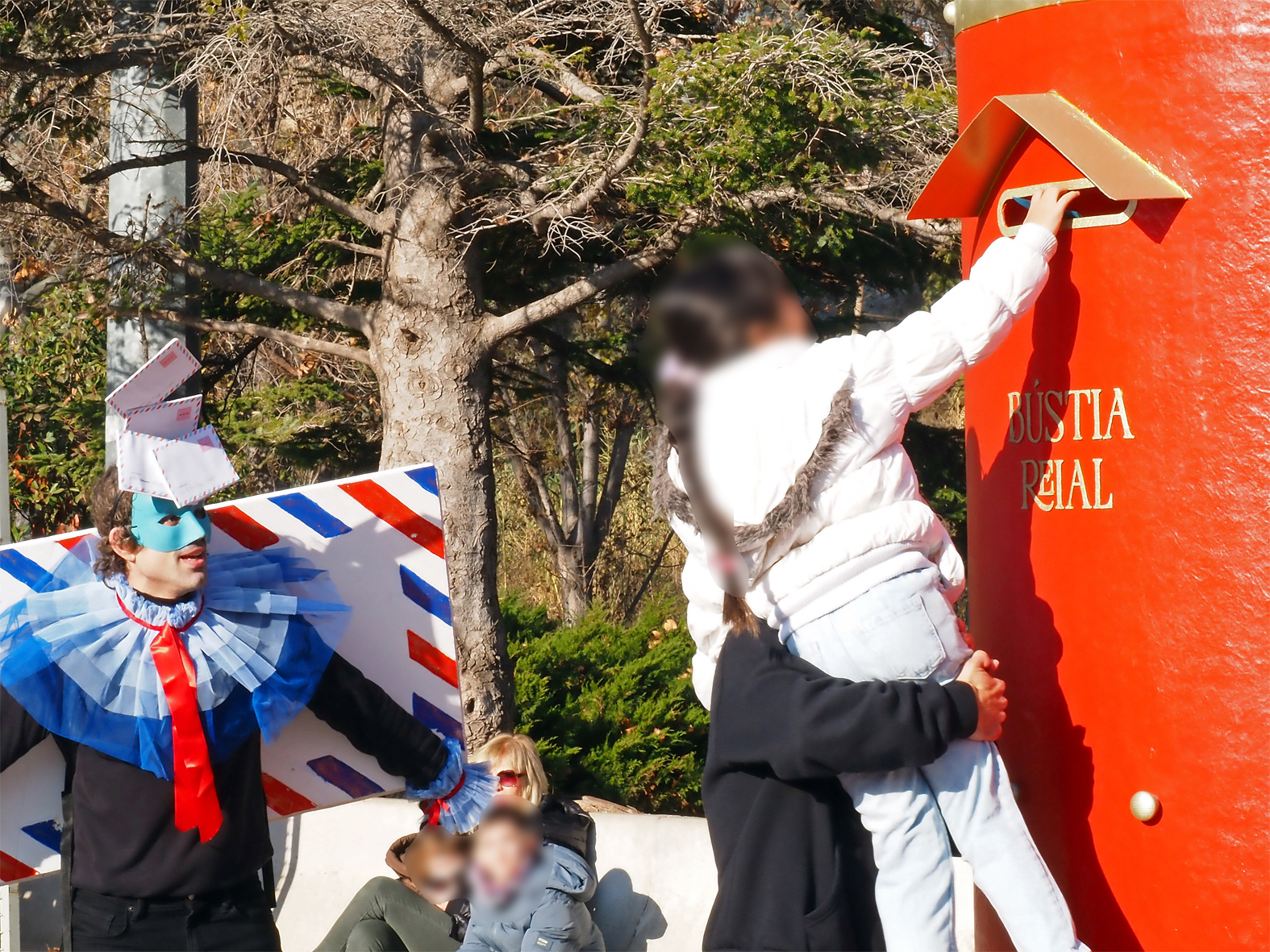 B&uacute;stia Reial a la pla&ccedil;a de Sant Joan, dins de la Fira de Nadal i Entitats de S&uacute;ria.
