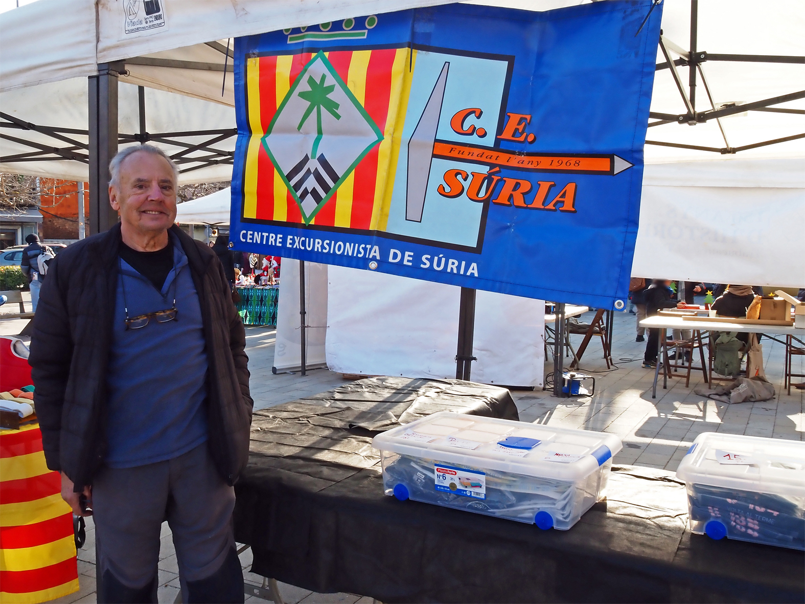 Parada del Centre Excursionista a la pla&ccedil;a de Sant Joan, dins de la Fira de Nadal i Entitats de S&uacute;ria.