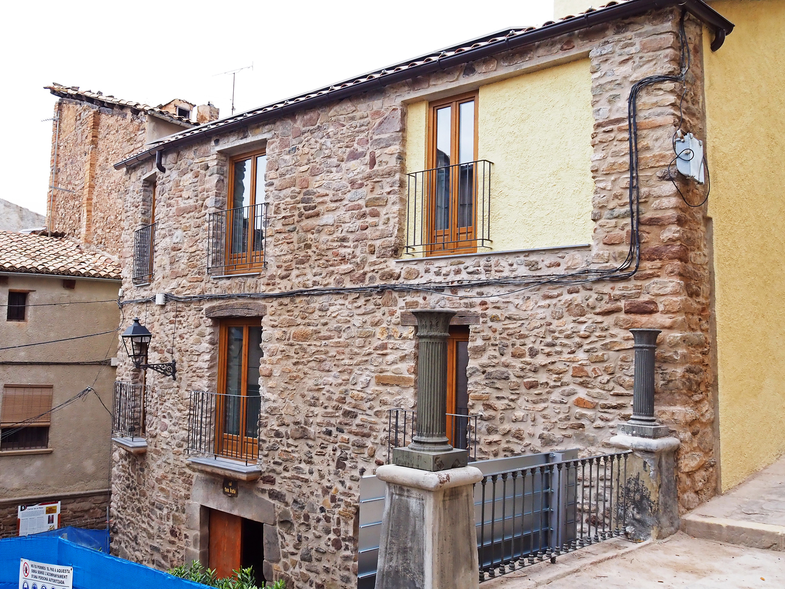 L'edifici de Cal Ton Bat&oacute; es posa a punt per acollir fam&iacute;lies joves en r&egrave;gim de lloguer social al Poble Vell