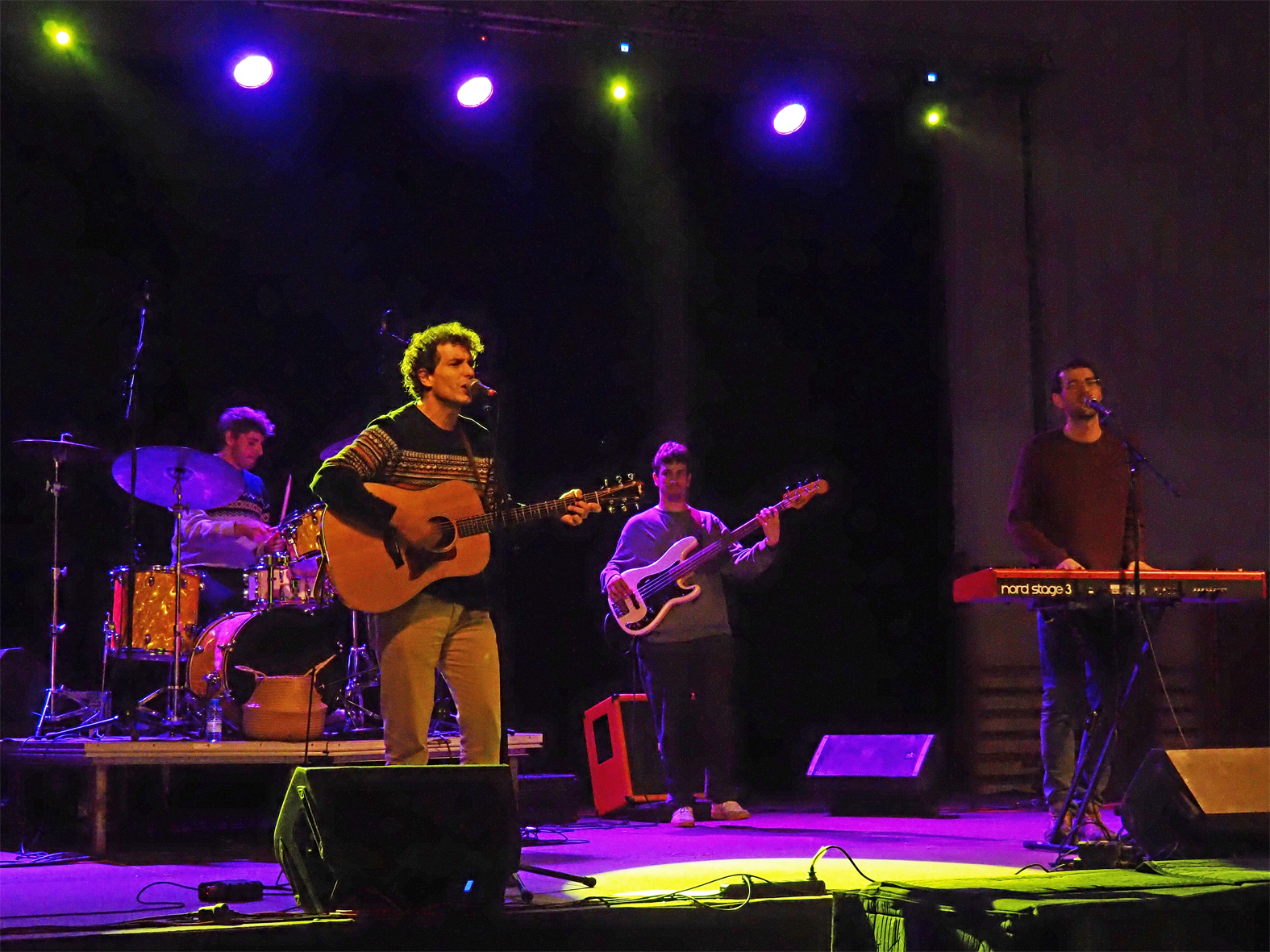 ActuaciÃ³ de la Festa de la Nit de Nadal, al PavellÃ³ Municipal dâ€™Esports.