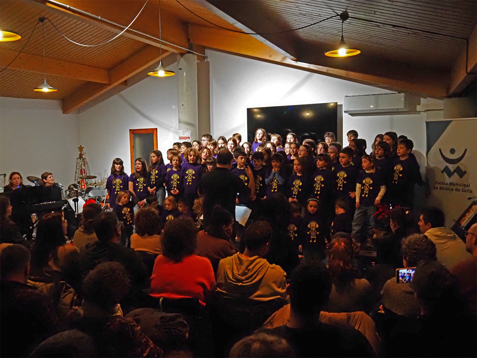 Concert de Nadal de lâ€™Escola Municipal de MÃºsica, celebrat a la Sala del Portal dâ€™El Casinet del Poble Vell.