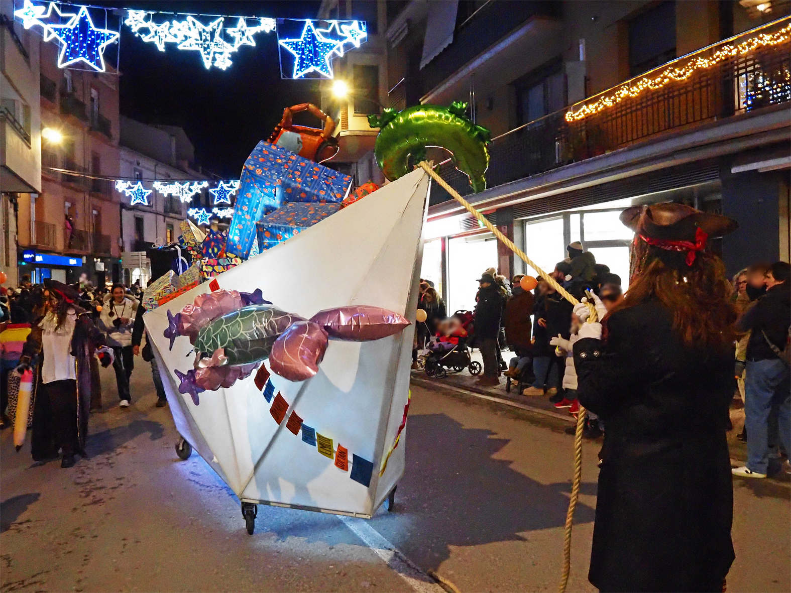 Carrossa de la Pirata de Terraendins, durant la Cavalcada de Reis a S&uacute;ria.
